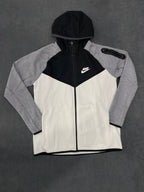 CONJUNTO NK TECH FLECEE - PRETO/BRANCO