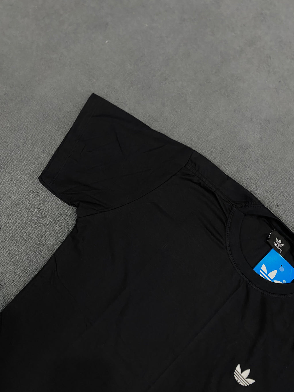 CAMISETA ADD LOGO - PRETA