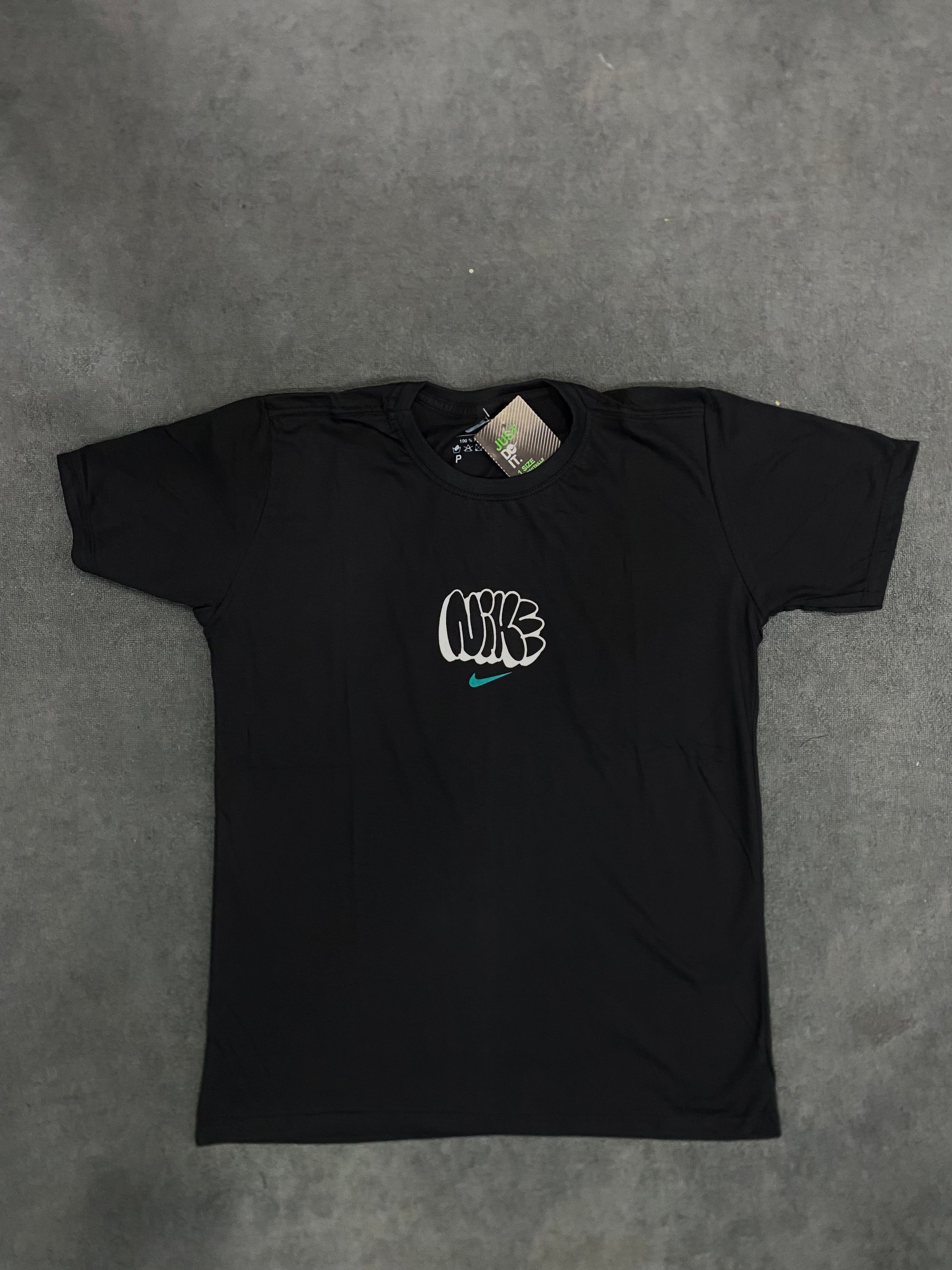 CAMISETA NK SINCE - PRETA