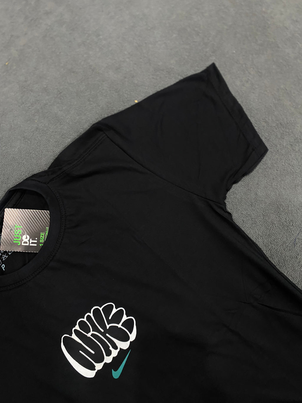 CAMISETA NK SINCE - PRETA