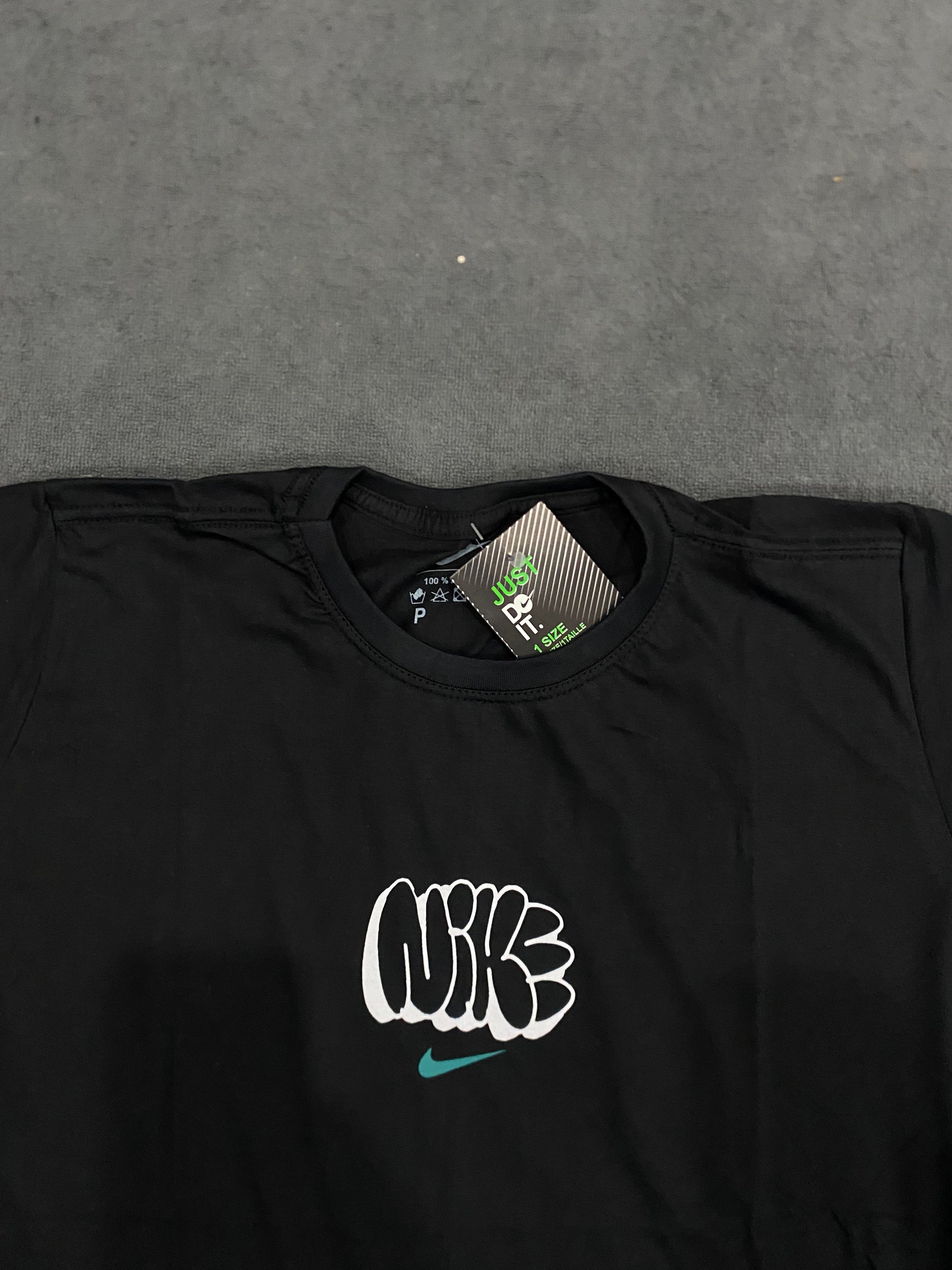 CAMISETA NK SINCE - PRETA