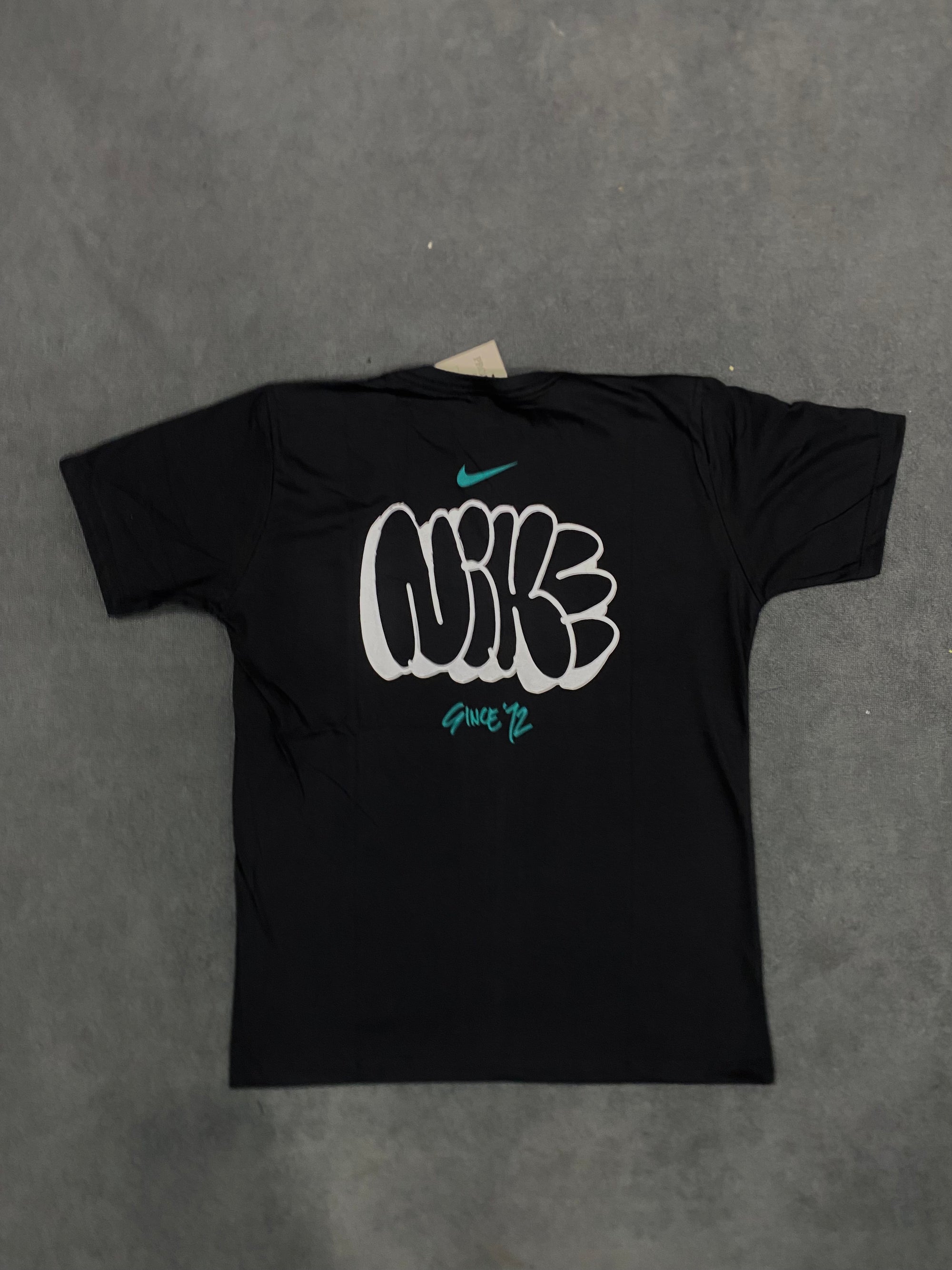 CAMISETA NK SINCE - PRETA