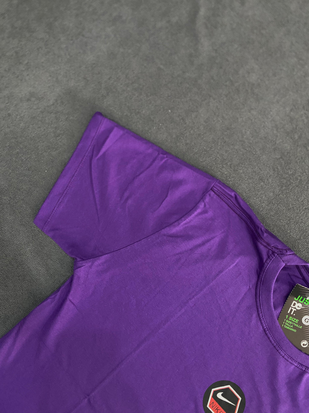 CAMISETA NK LOGO - ROXA