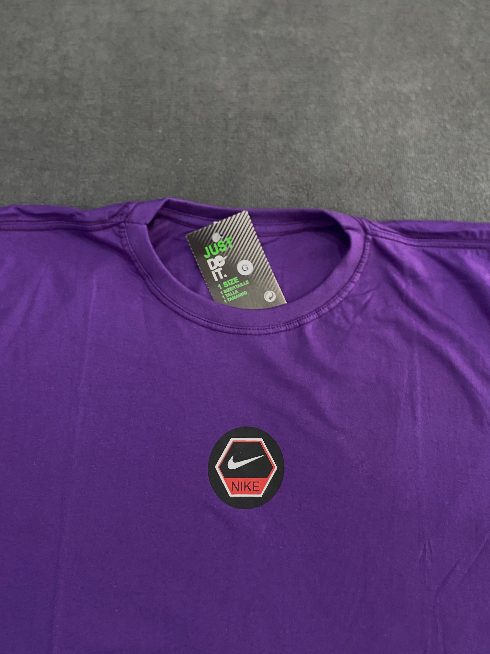 CAMISETA NK LOGO - ROXA