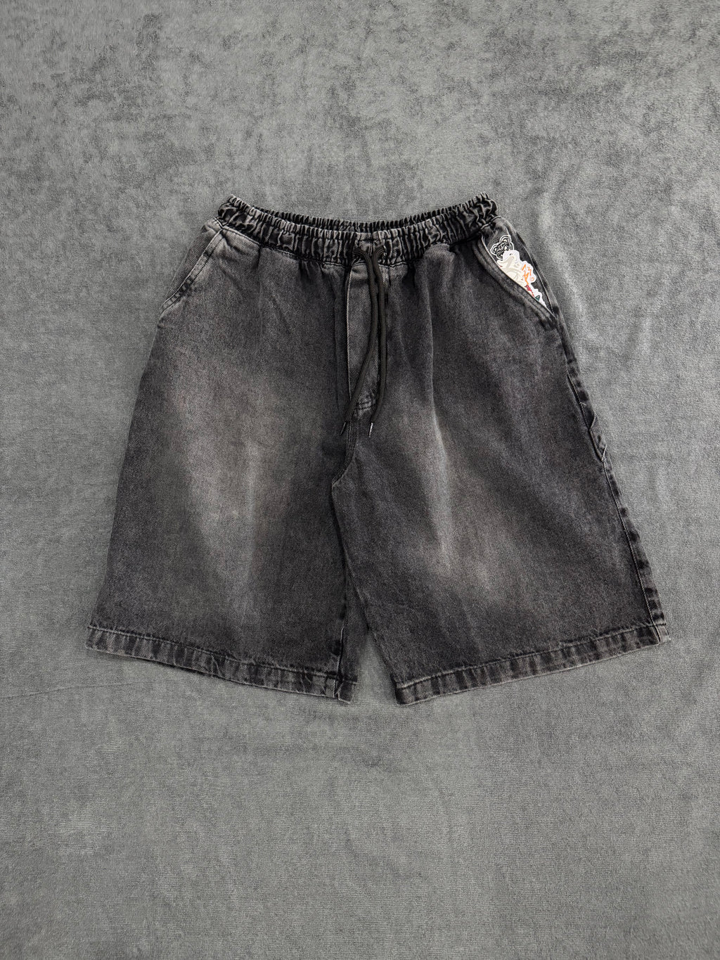 BERMUDA DIORTS TRIPSIDE TRIBAL - ESTONADA