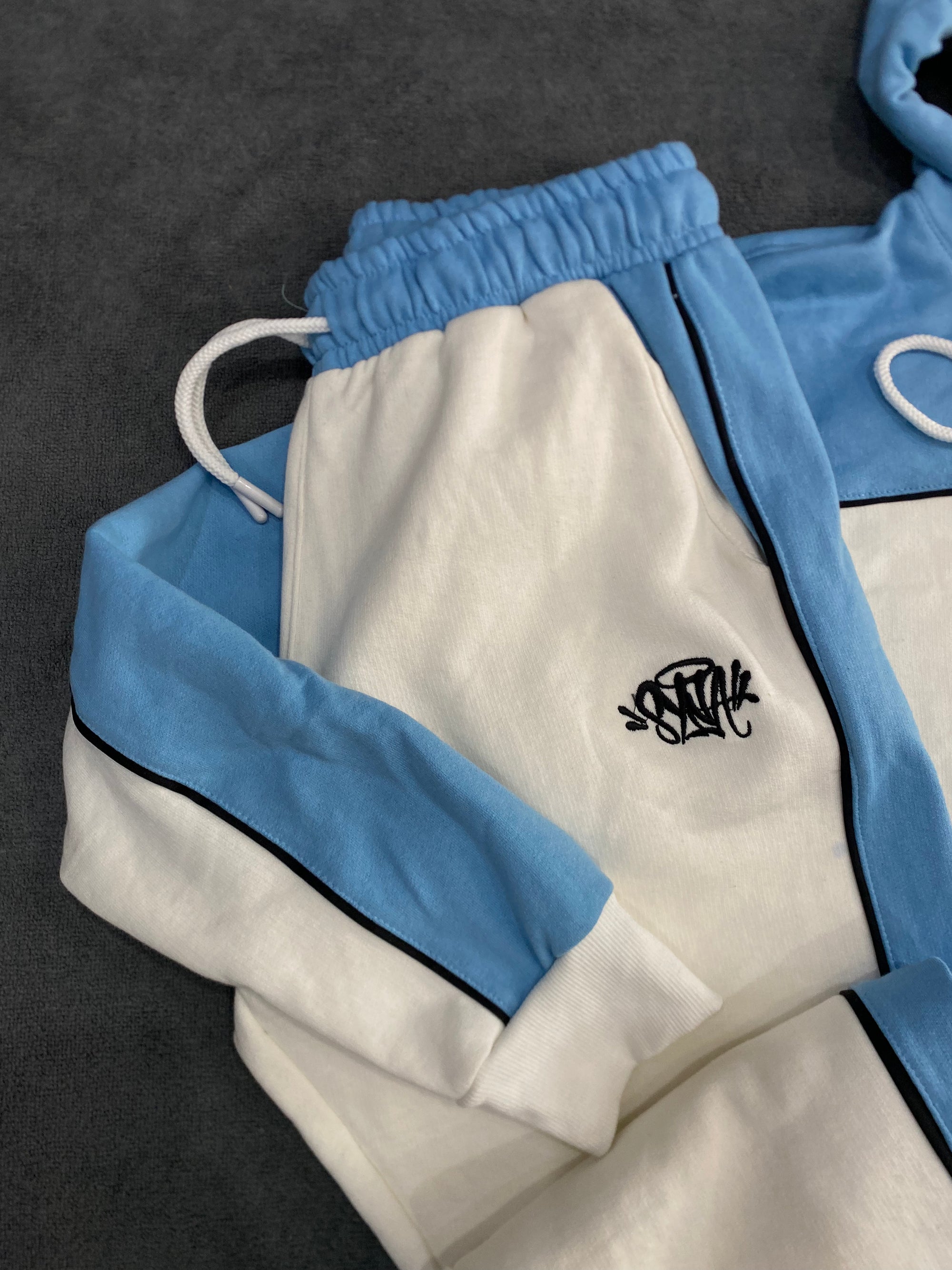 CONJUNTO SYNA WORLD - AZUL/BRANCO
