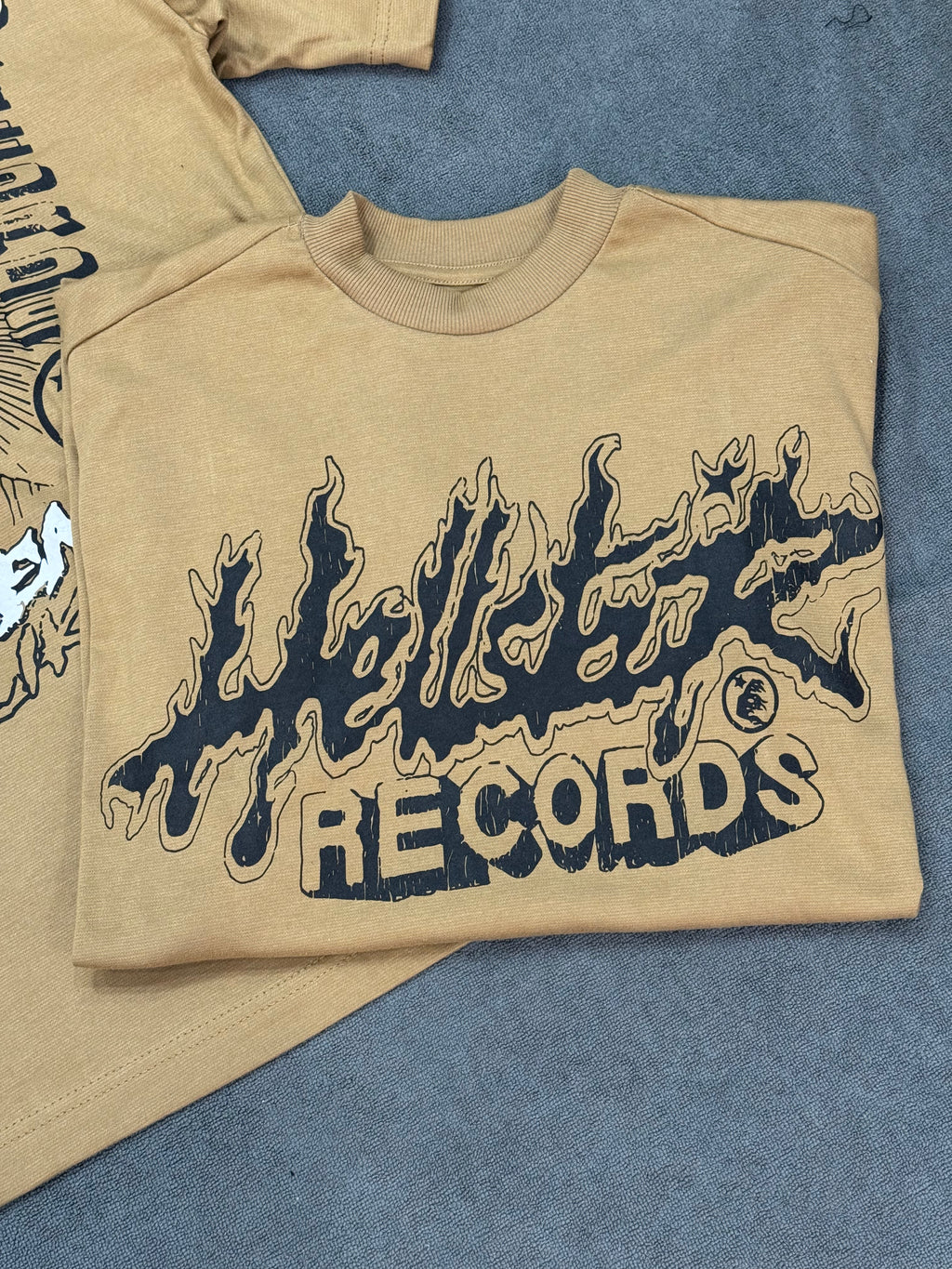 CAMISETA OVERSIZED HELLSTAR RECORDS