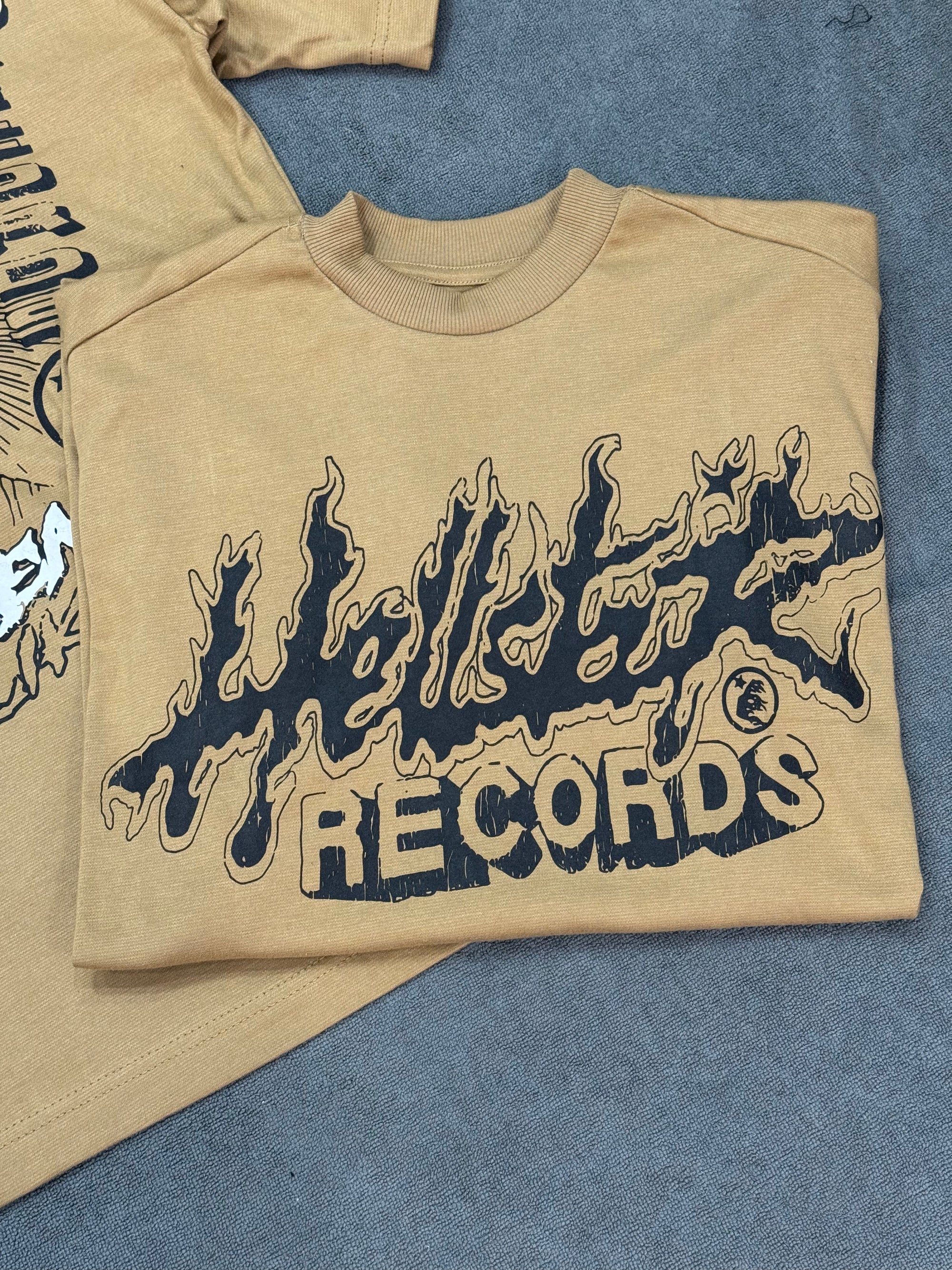 CAMISETA OVERSIZED HELLSTAR RECORDS
