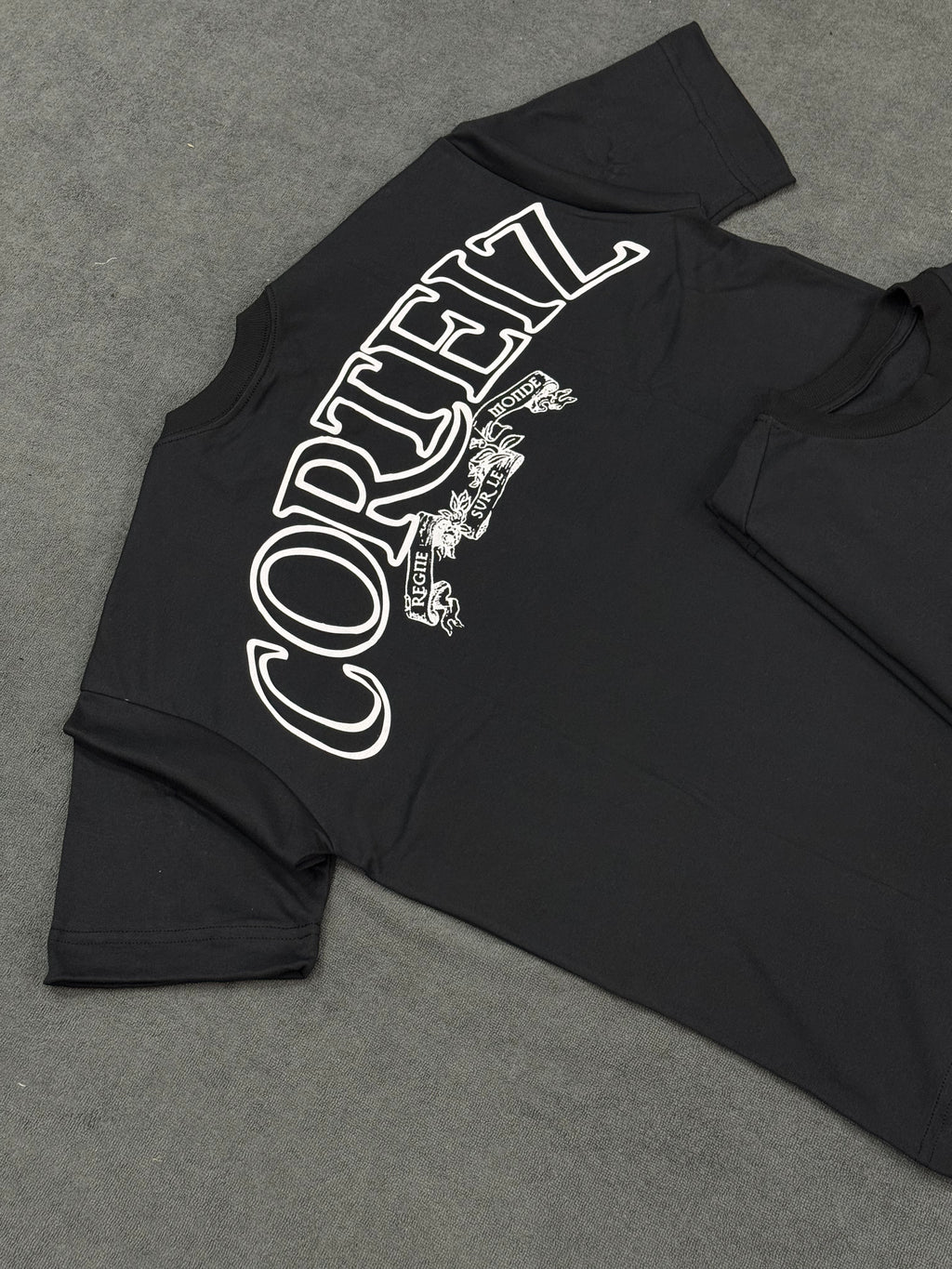 CAMISETA OVERSIZED CORTEIZ SURLE MONDE - PRETA