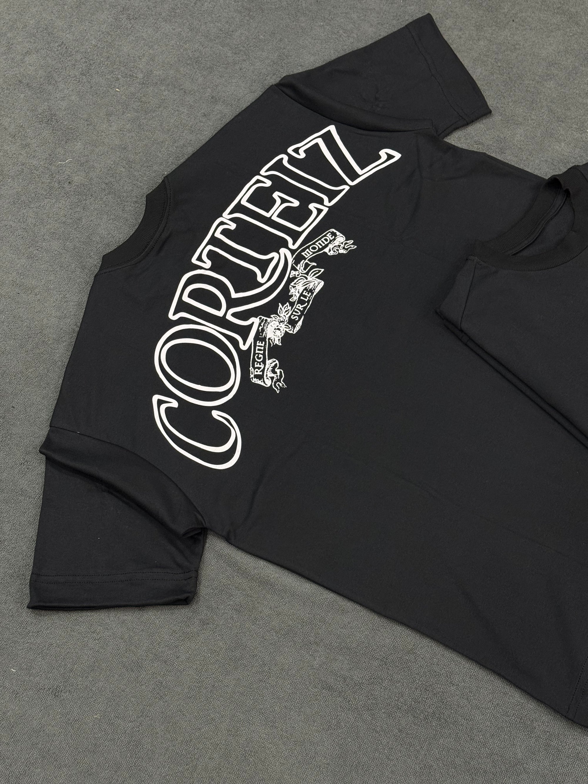 CAMISETA OVERSIZED CORTEIZ SURLE MONDE - PRETA