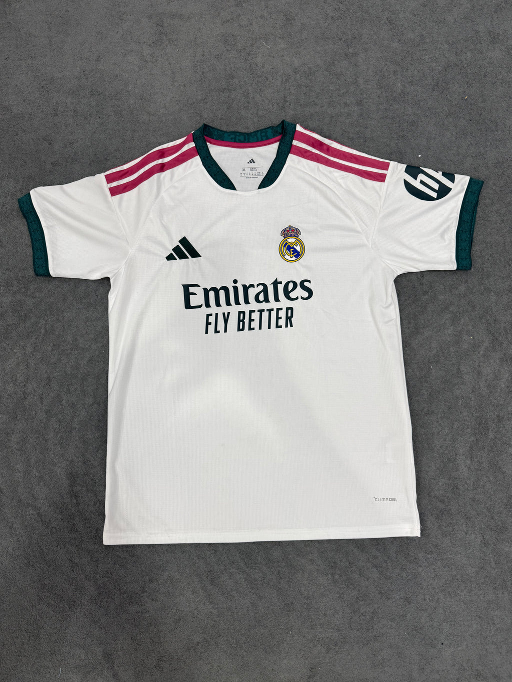 CAMISA TAILÊNDESA REAL MADRID