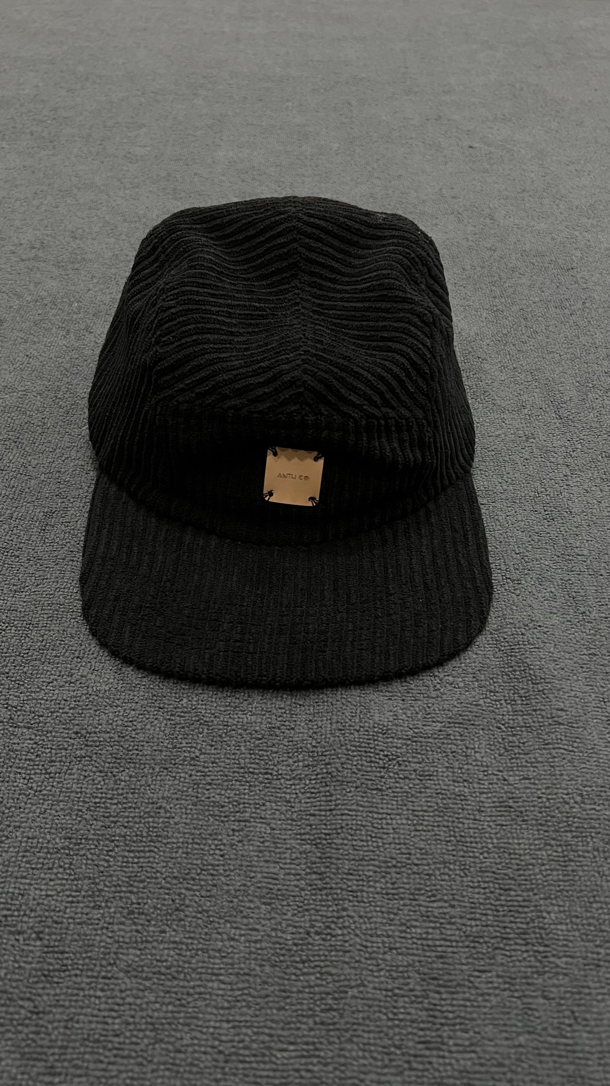BONÉ ANTH CO FIVE PANEL - PRETO