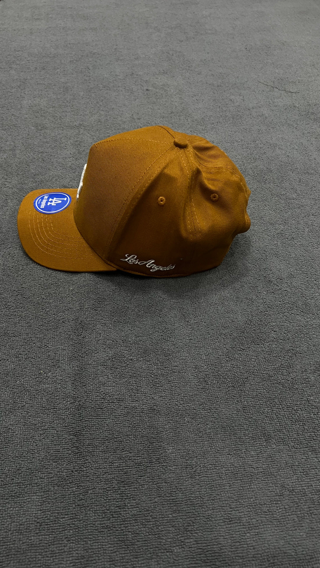 BONÉ NEY ERA LA - MARROM