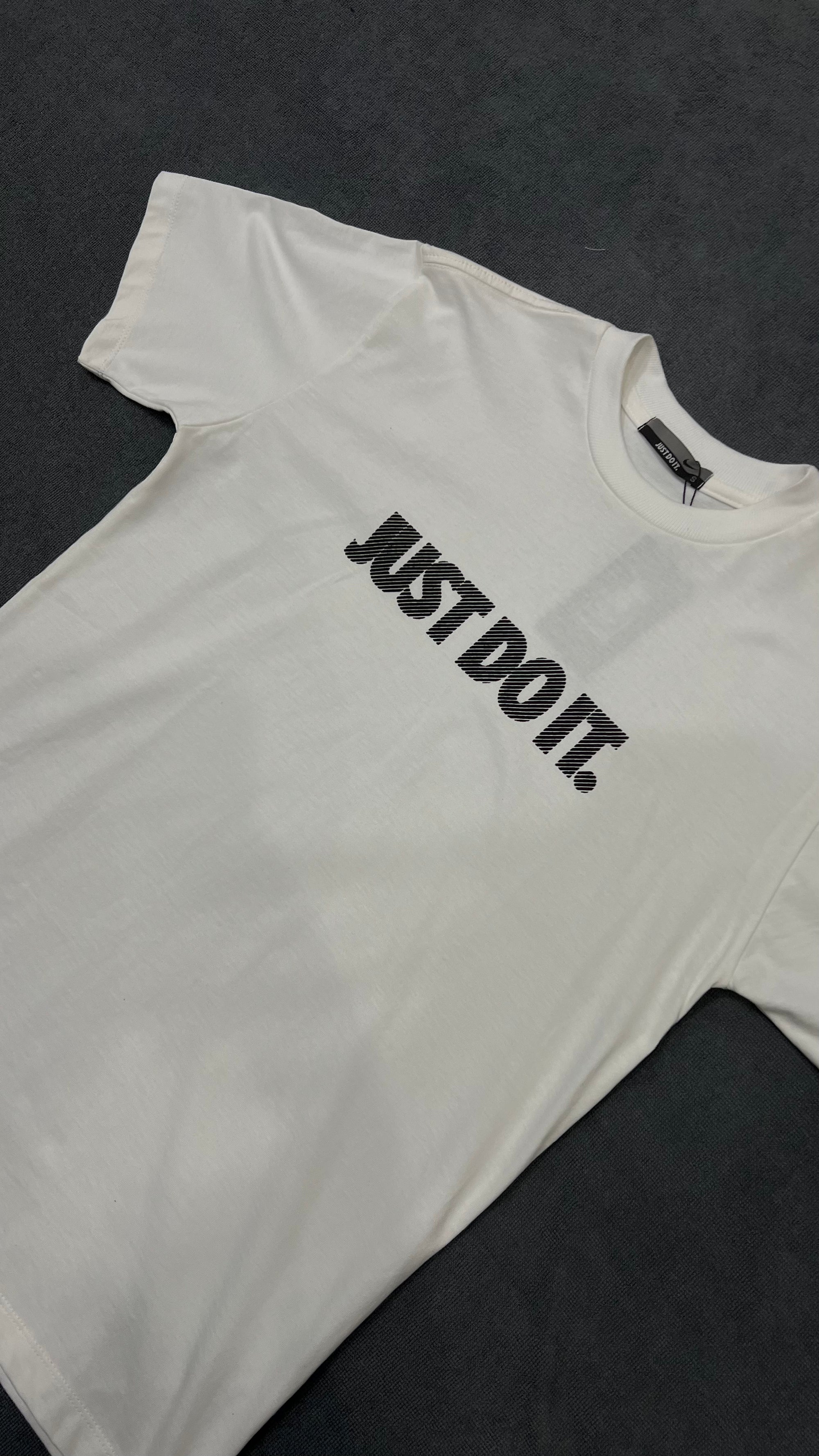 CAMISETA OVERSIZED NK JUST DO IT - BRANCA