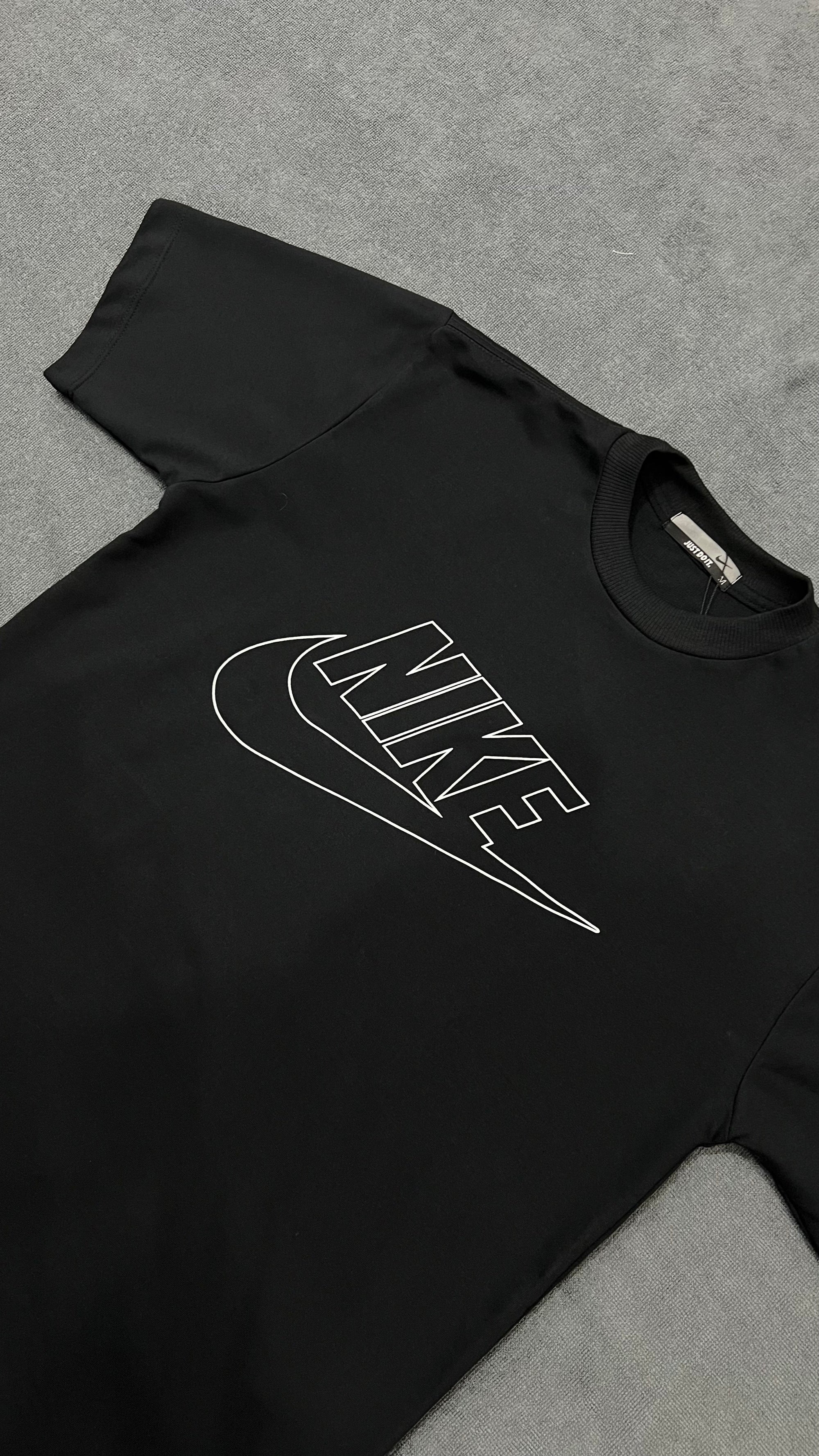 CAMISETA OVERSIZED NK LOGO - PRETA