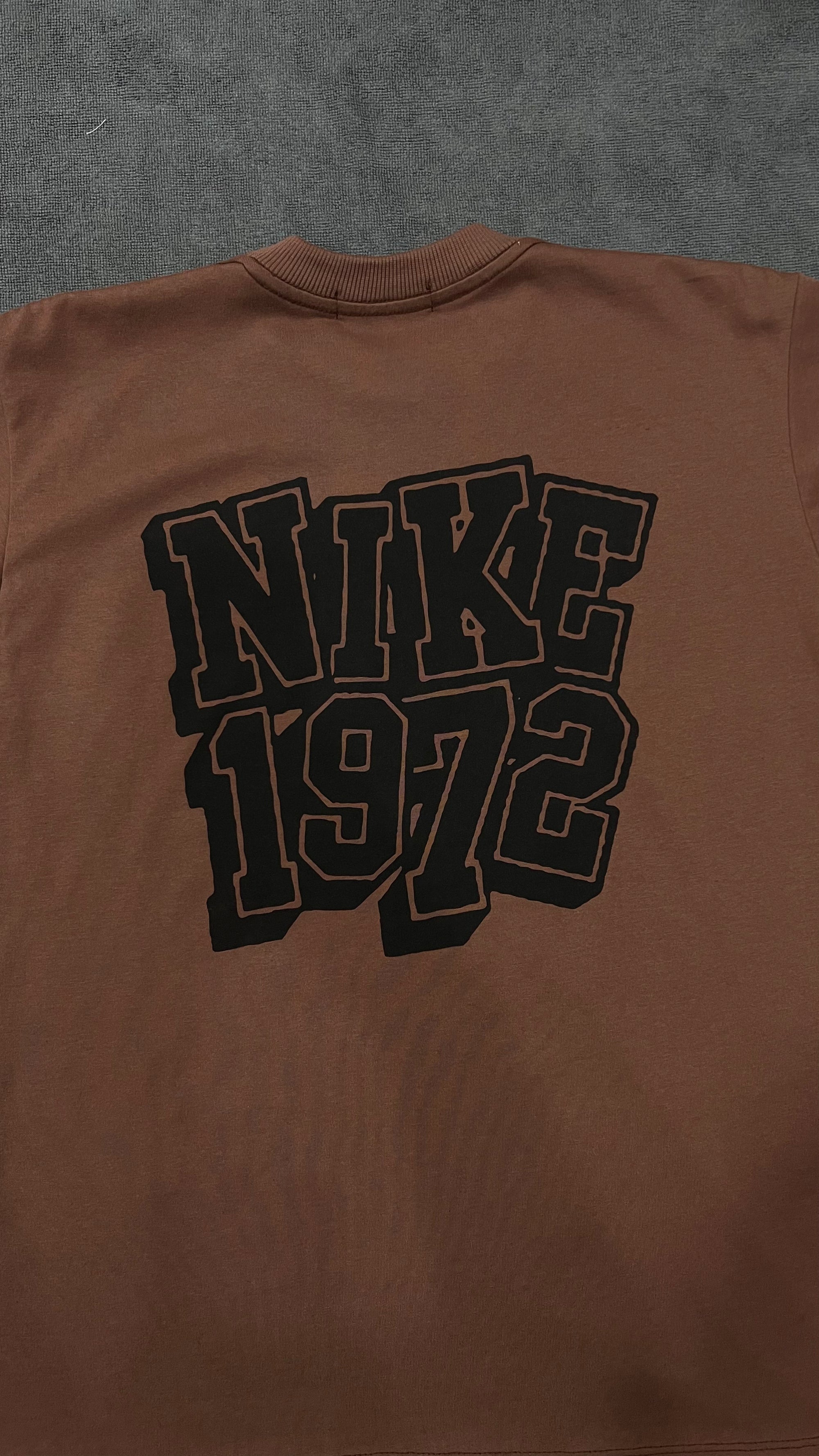CAMISETA OVERSIZED NK LOGO - MARROM