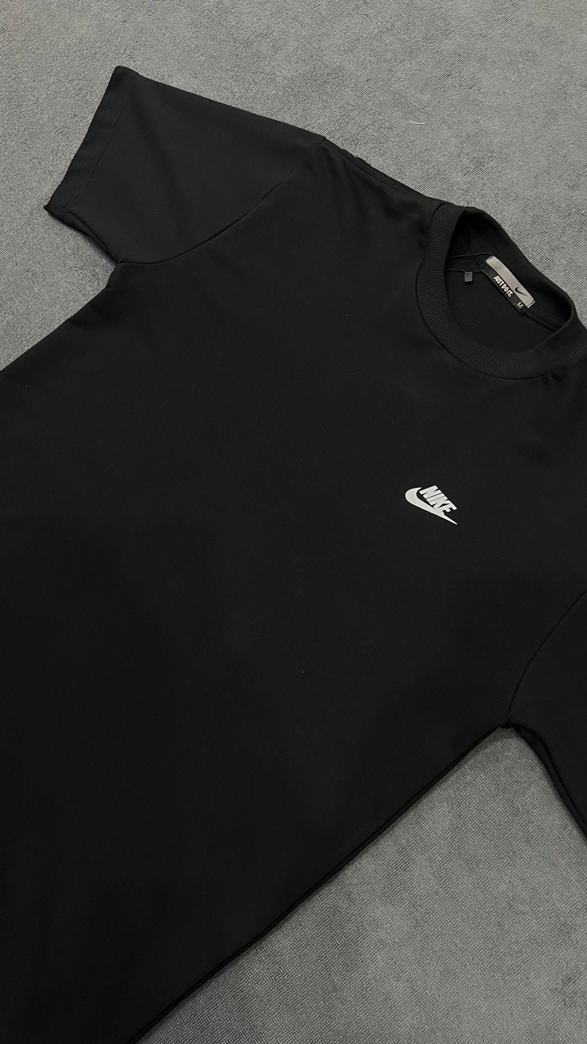 CAMISETA OVERSIZED NK JUST DO IT - PRETA