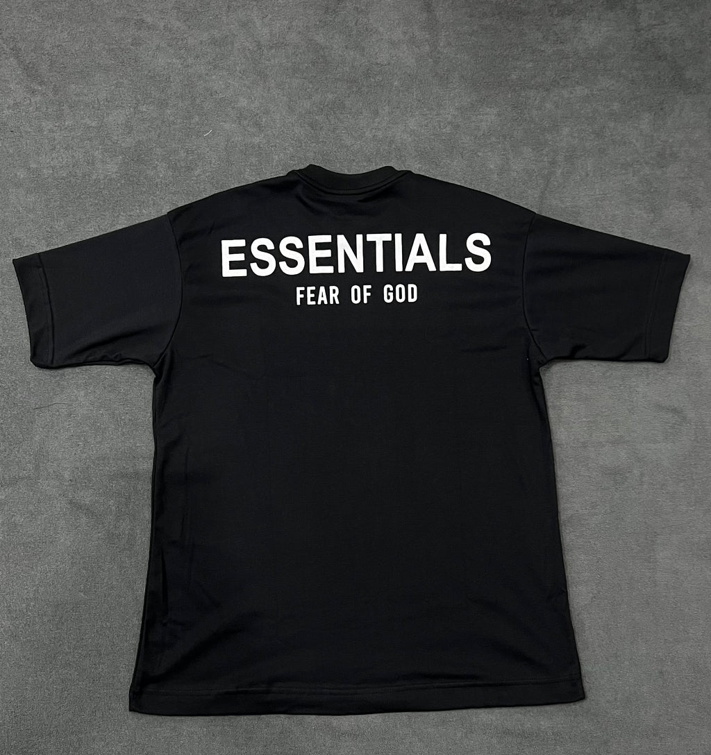 CAMISETA OVERSIZED ESSENTIALS - PRETA