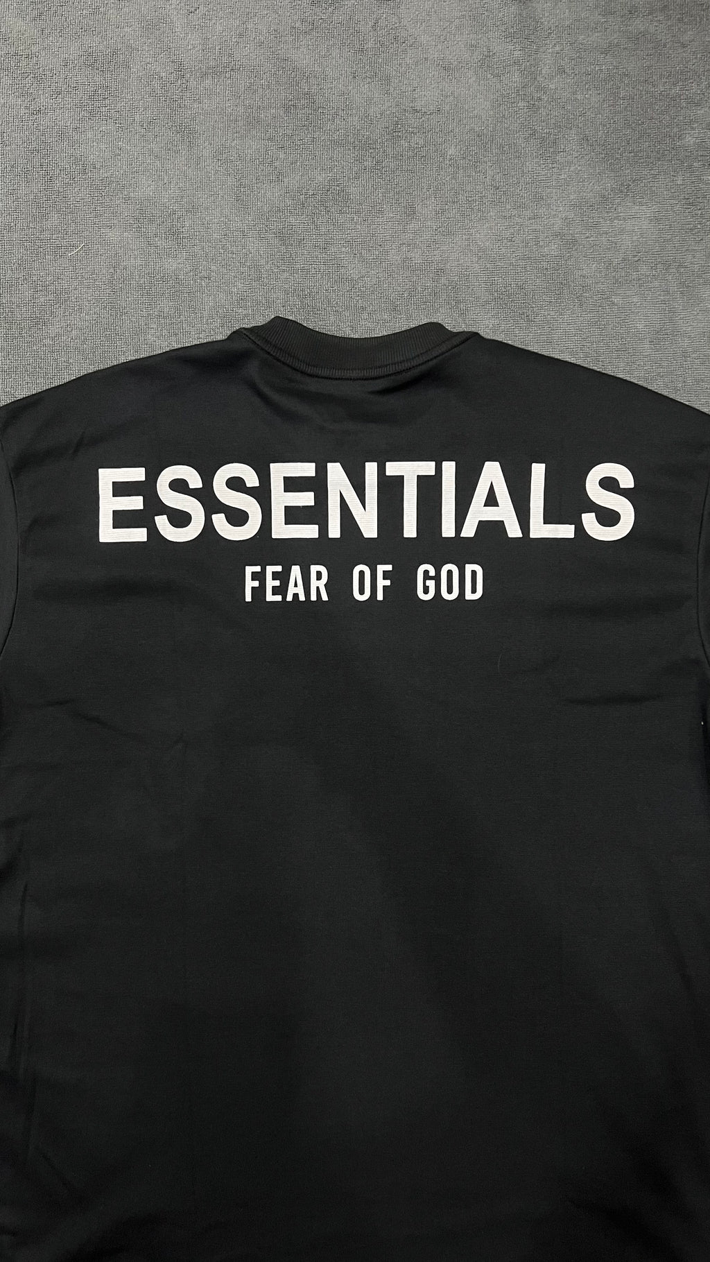 CAMISETA OVERSIZED ESSENTIALS - PRETA