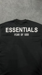 CAMISETA OVERSIZED ESSENTIALS - PRETA