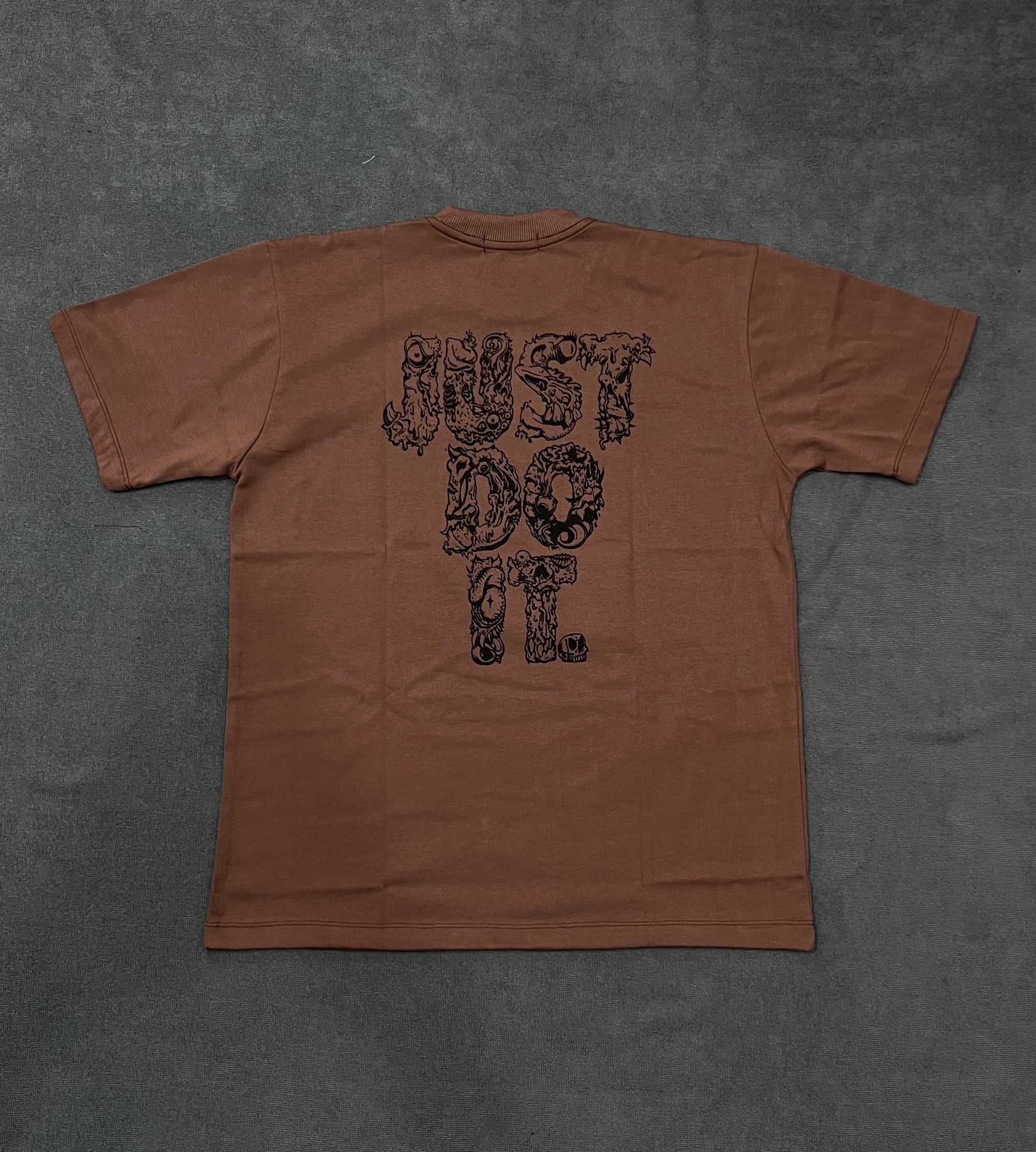 CAMISETA OVERSIZED NK JUST DO IT - MARROM