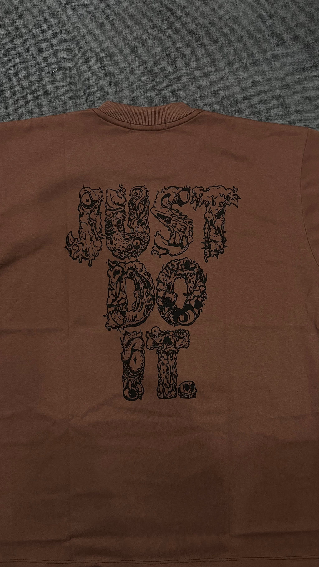 CAMISETA OVERSIZED NK JUST DO IT - MARROM