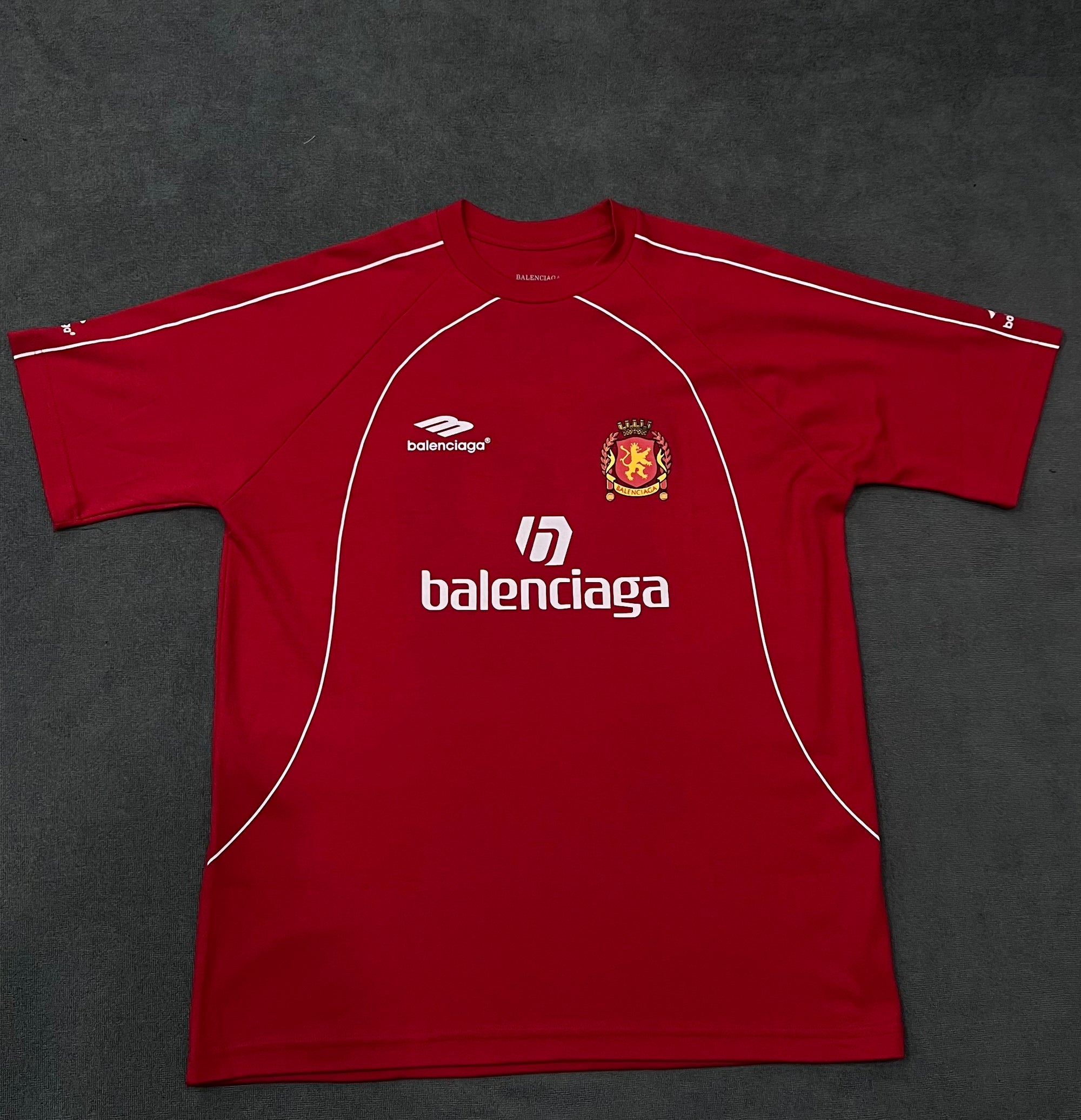 CAMISETA OVERSIZED BALENCIAGA - VERMELHA