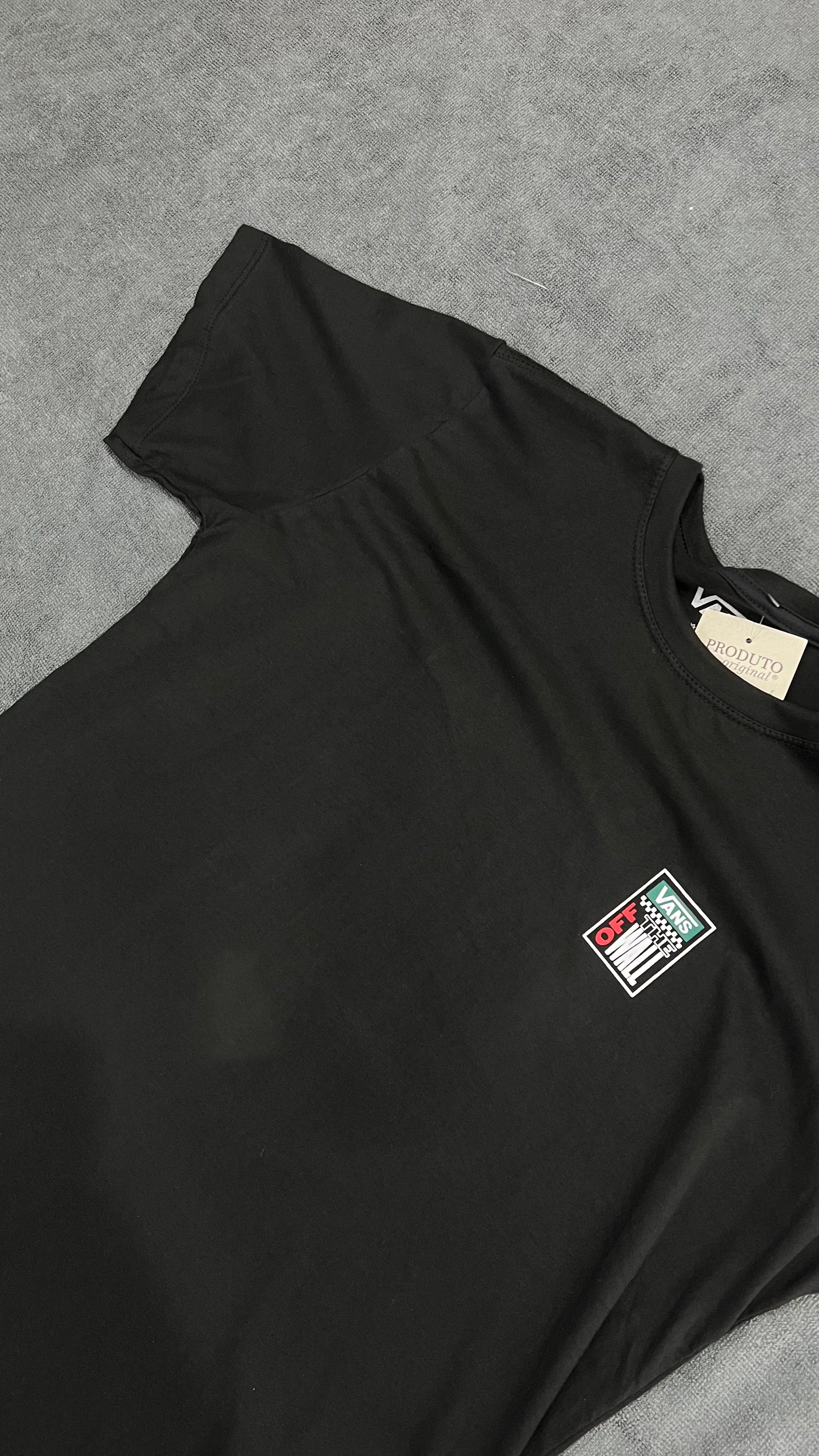 CAMISETA OVERSIZED VANS THE WALL - PRETA