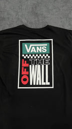 CAMISETA OVERSIZED VANS THE WALL - PRETA