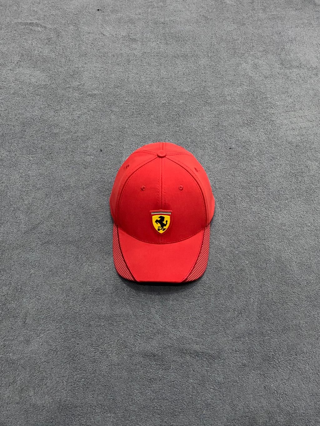 BONÉ FERRARI - VERMELHO