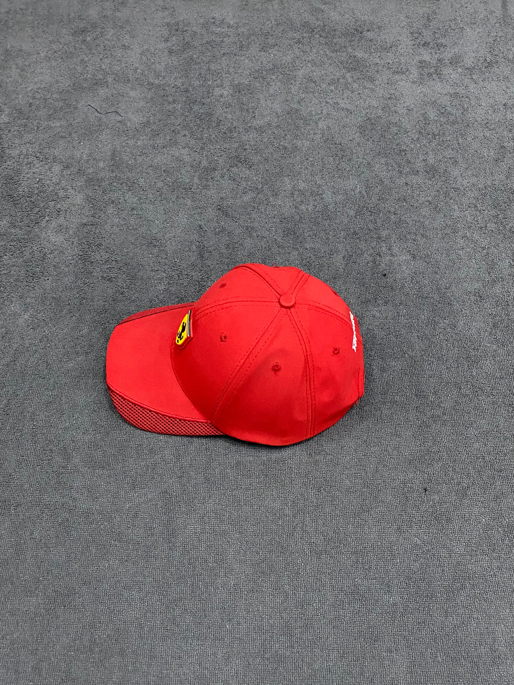 BONÉ FERRARI - VERMELHO