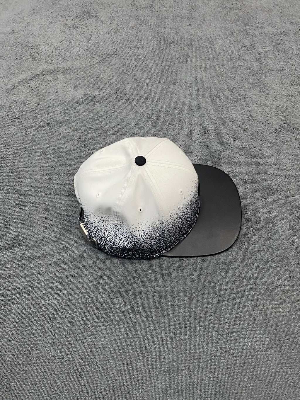 BONÉ MCD ESPADA - BRANCO/PRETO