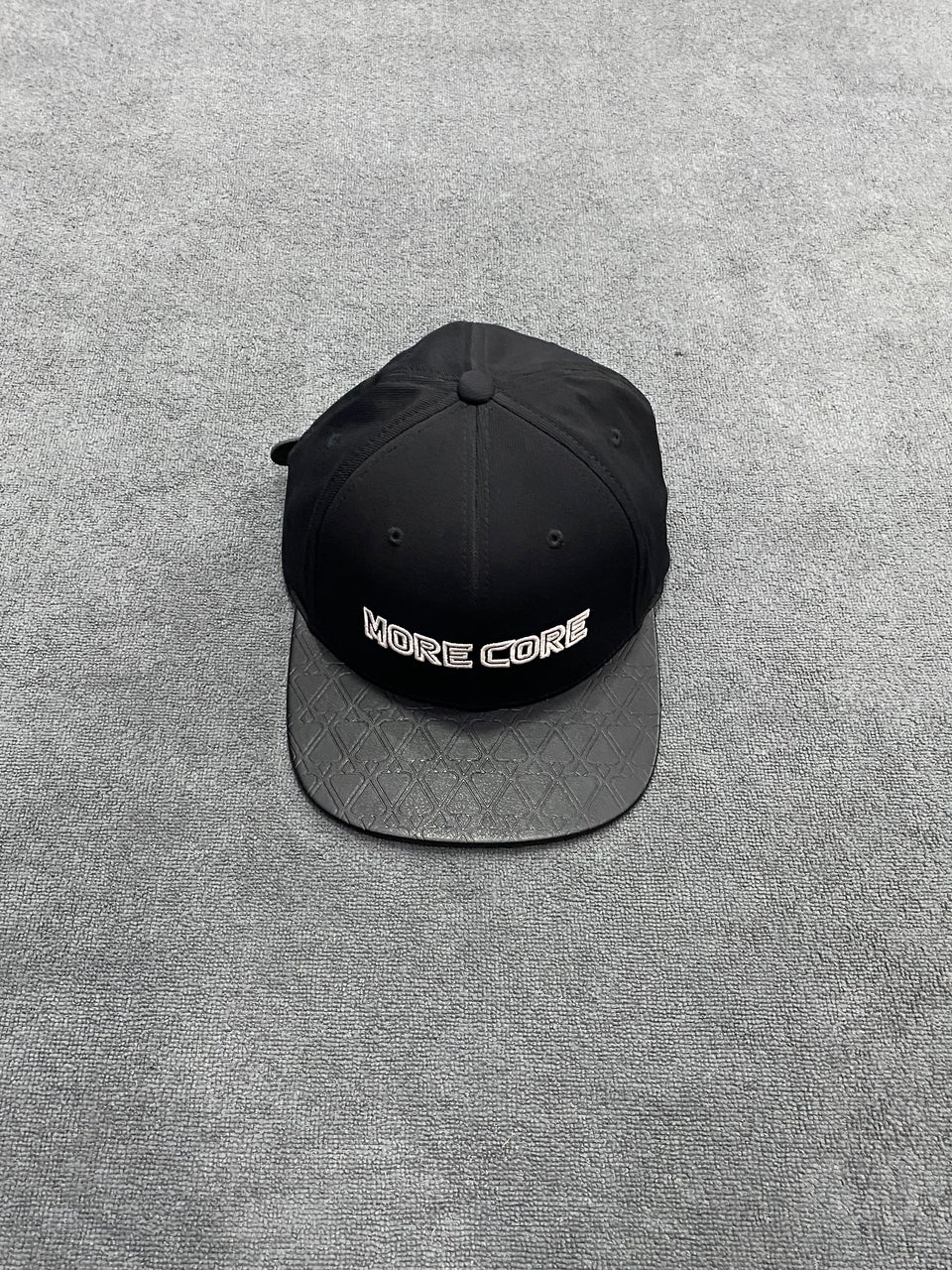 BONÉ MCD MORE CORE - PRETO