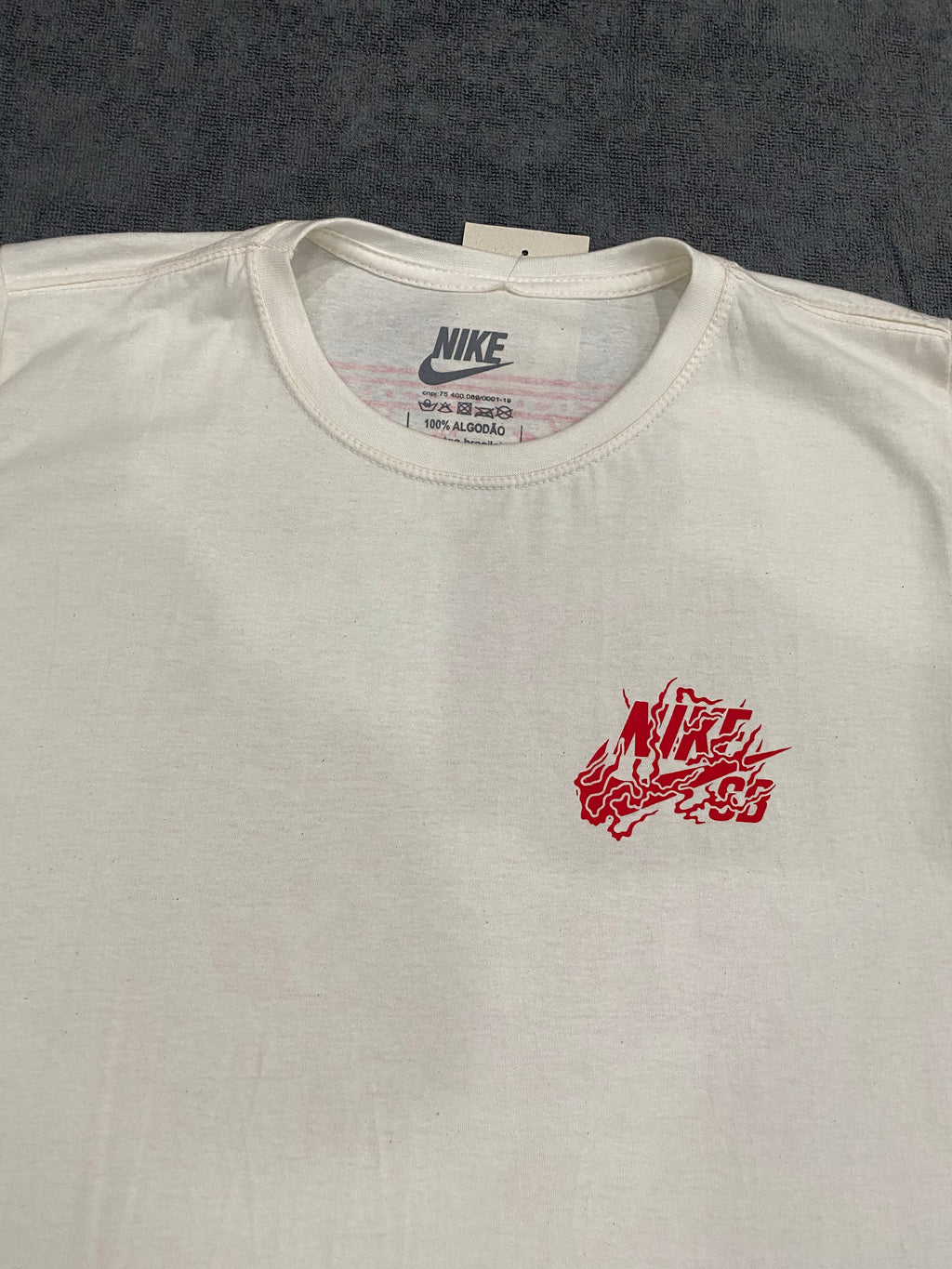 CAMISETA NK SB - OFF WHITE