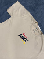 CAMISETAS NK LOGOS - BEGE