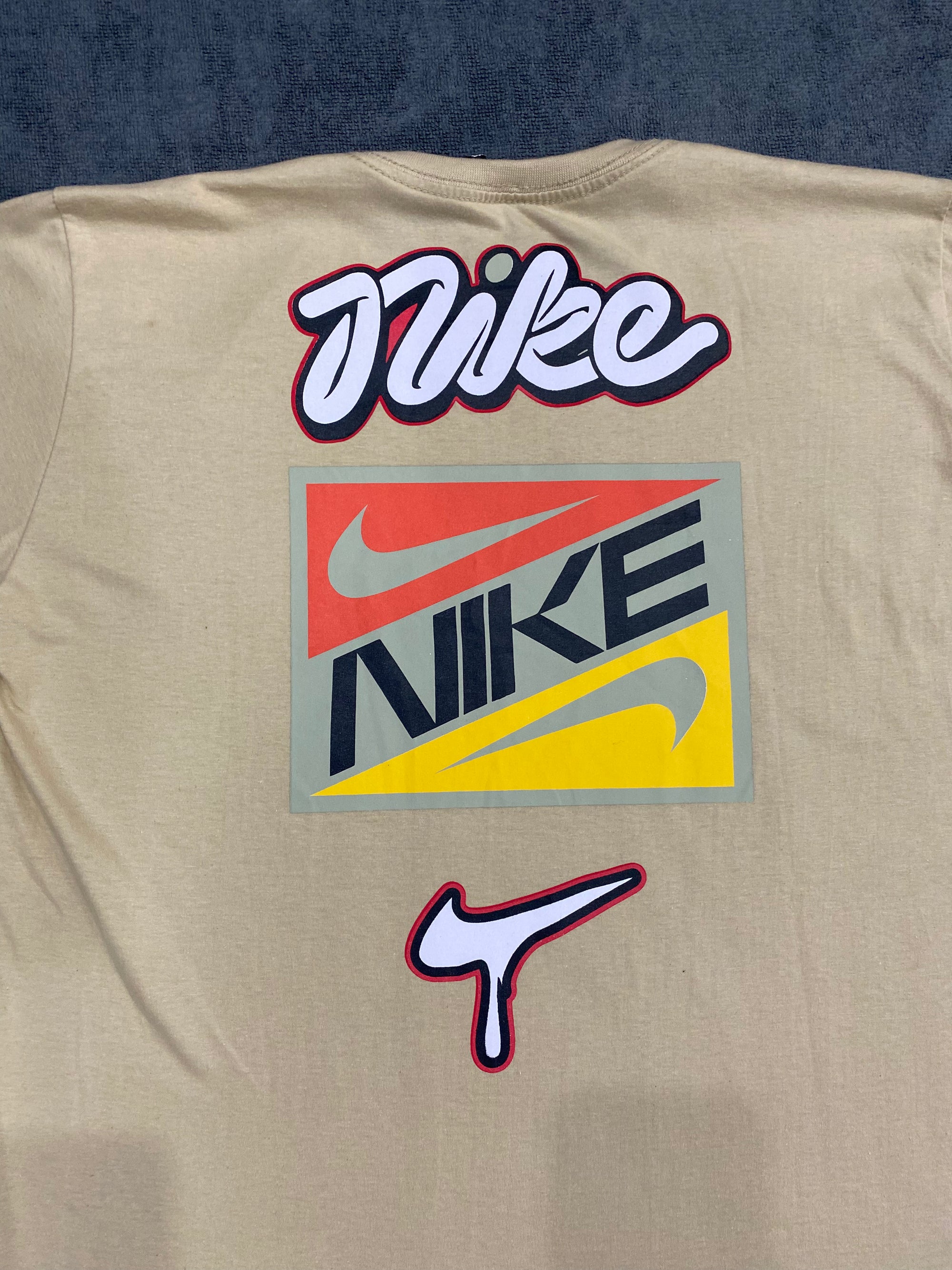 CAMISETAS NK LOGOS - BEGE