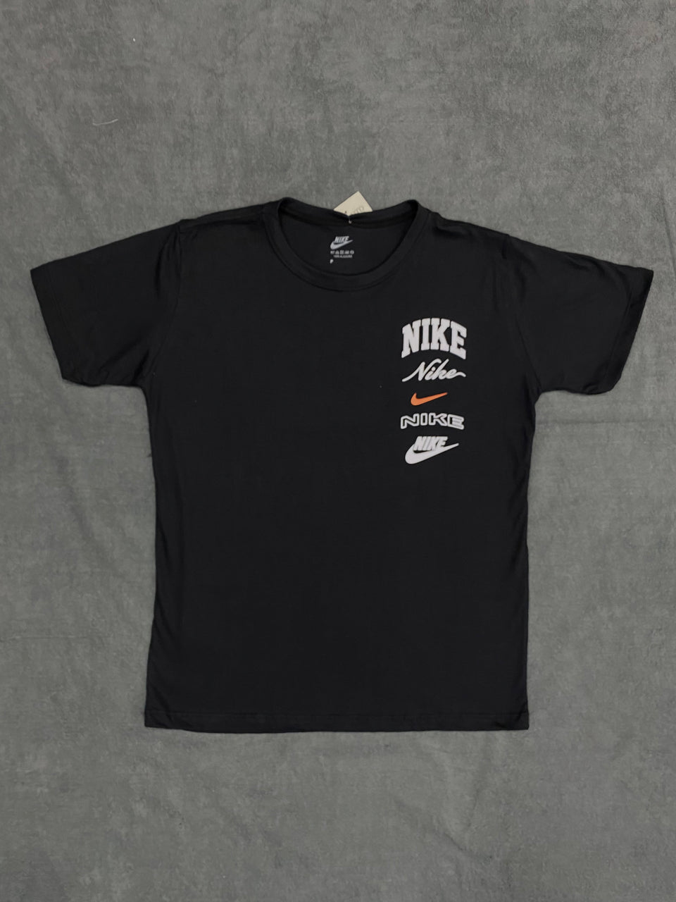 CAMISETA NK FIVE LOGO - PRETA