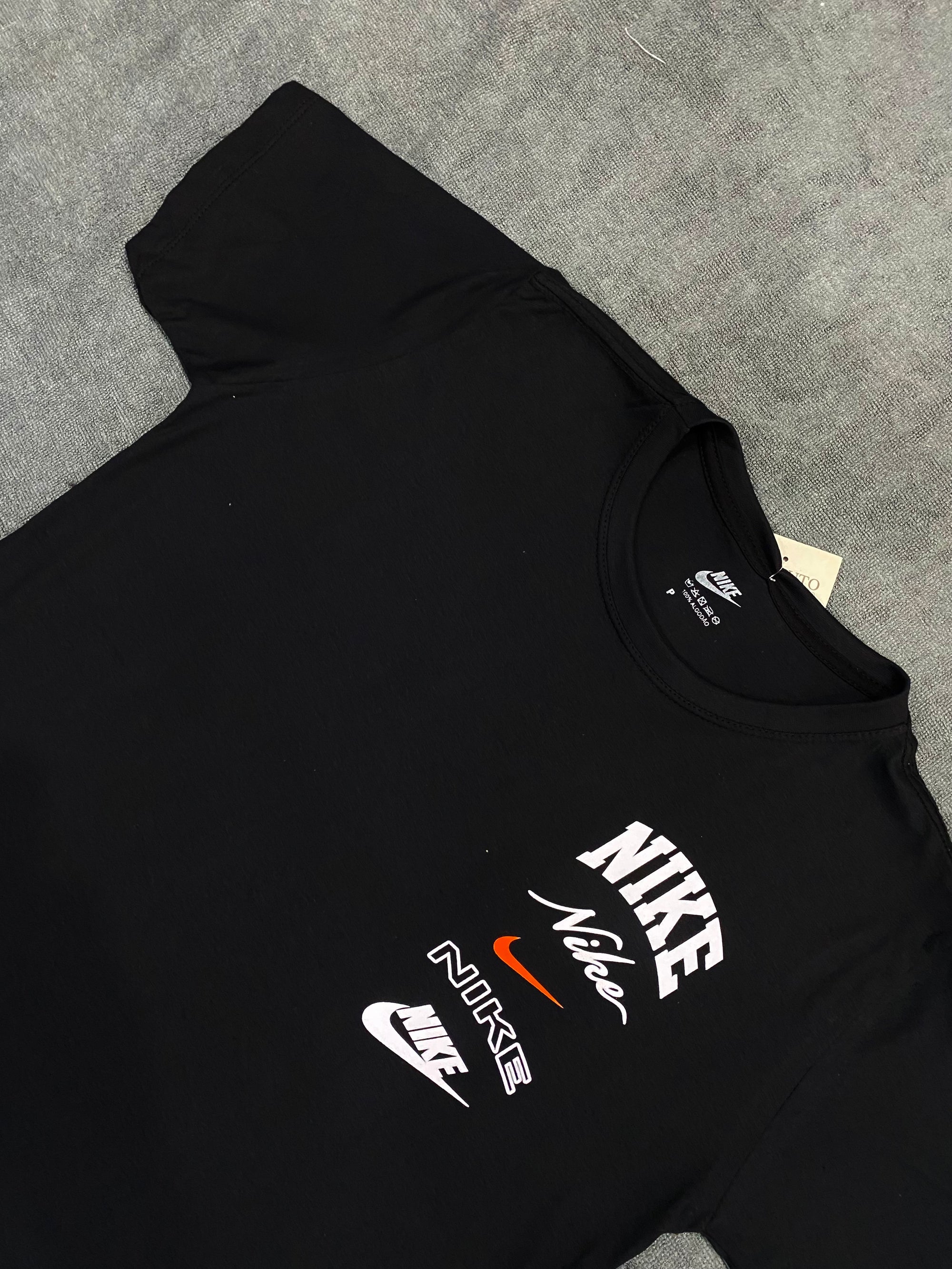 CAMISETA NK FIVE LOGO - PRETA