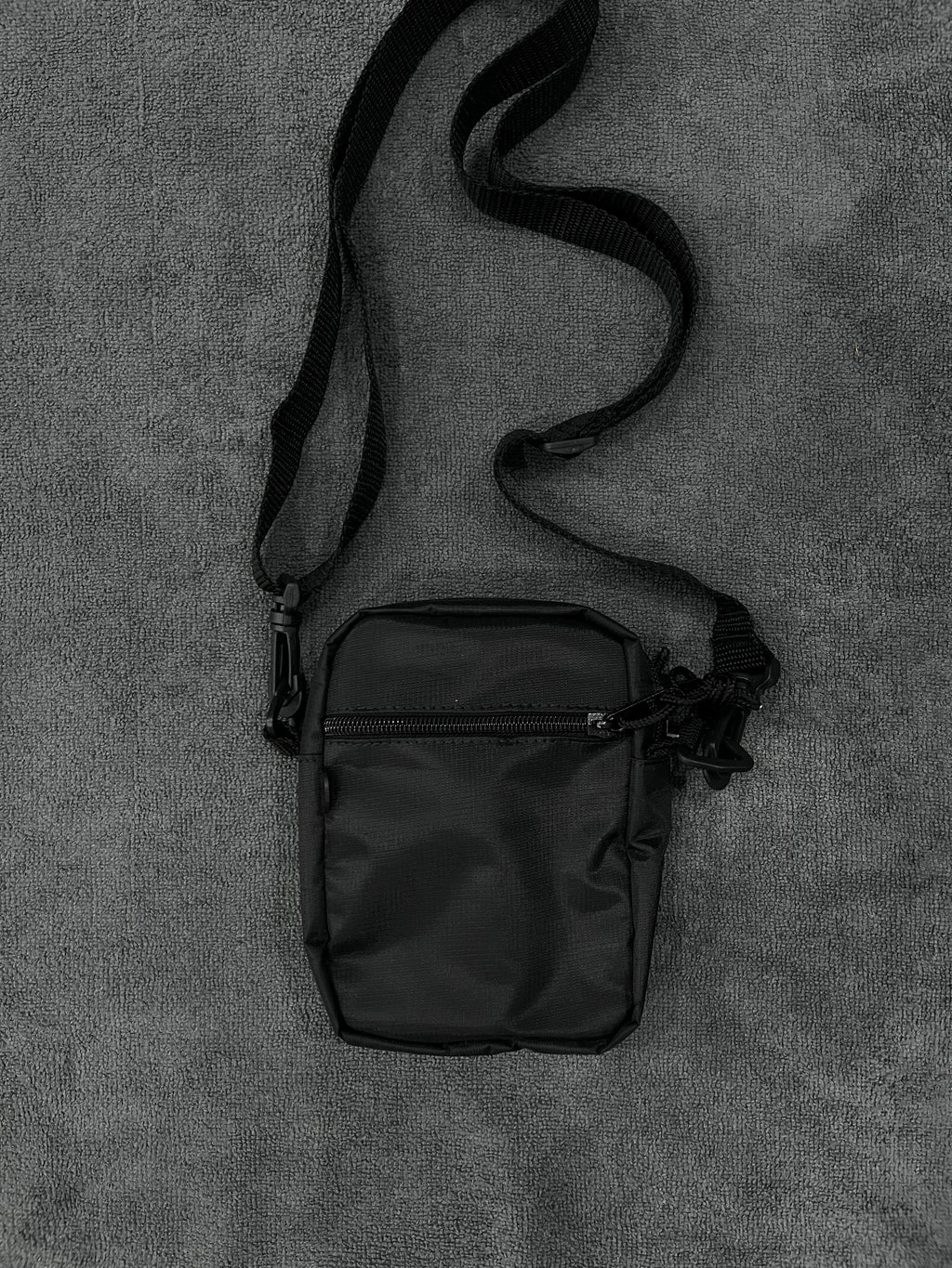 SHOULDER BAG CHRONIC LOGO - PRETA