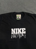 CAMISETA NK DOUBLE LOGO - PRETA