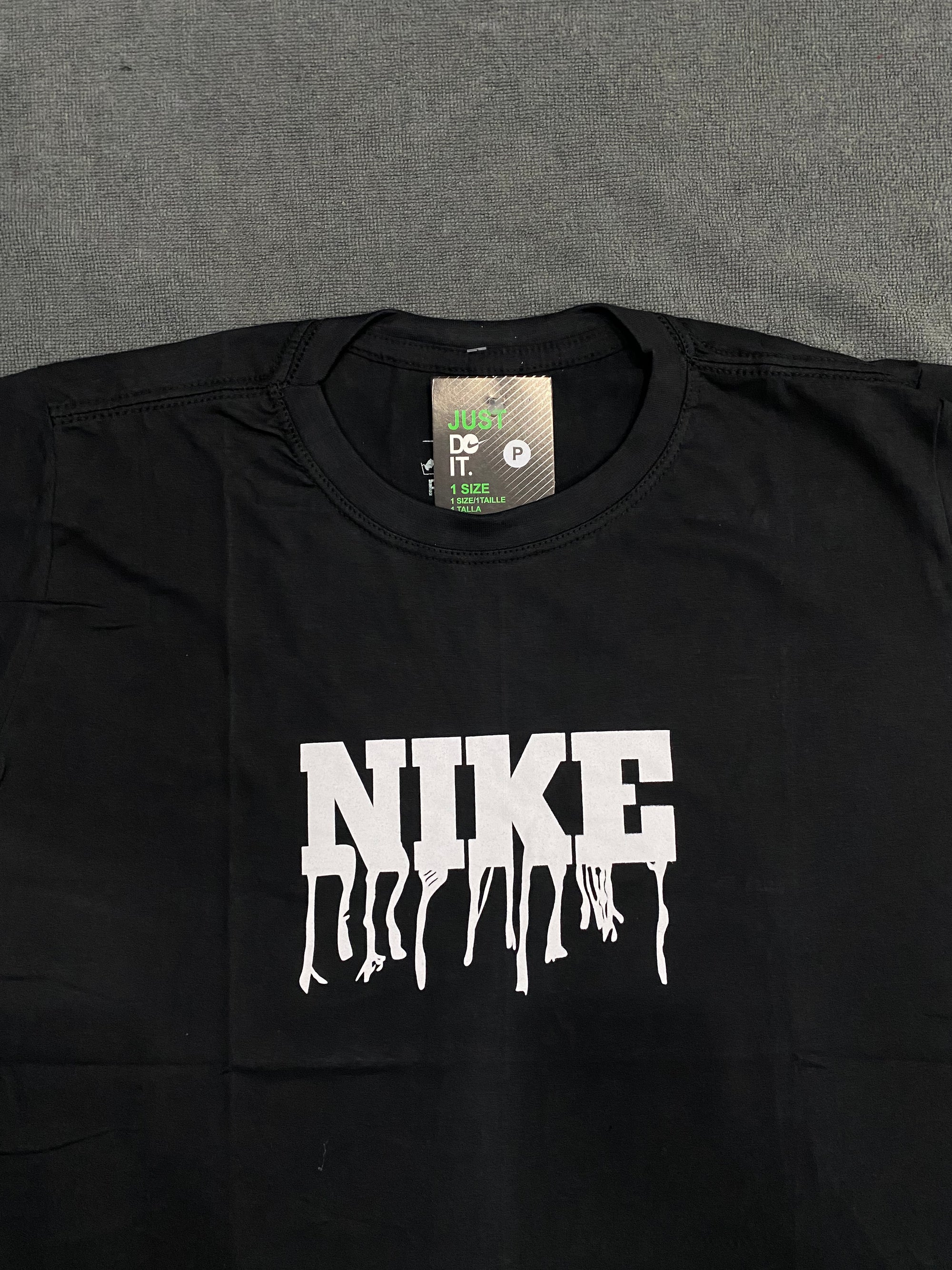 CAMISETA NK DOUBLE LOGO - PRETA