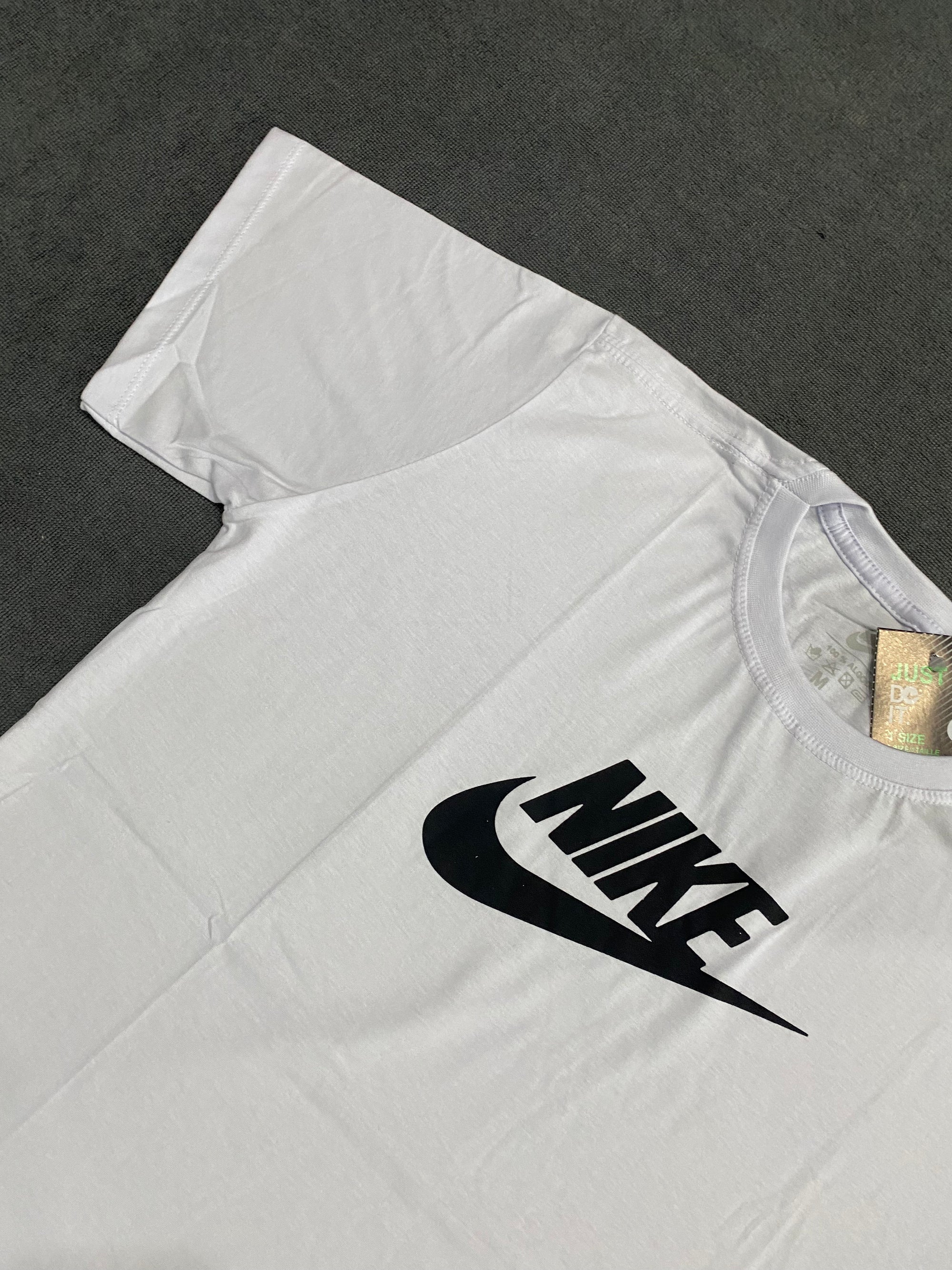 CAMISETA NK LOGO - BRANCA