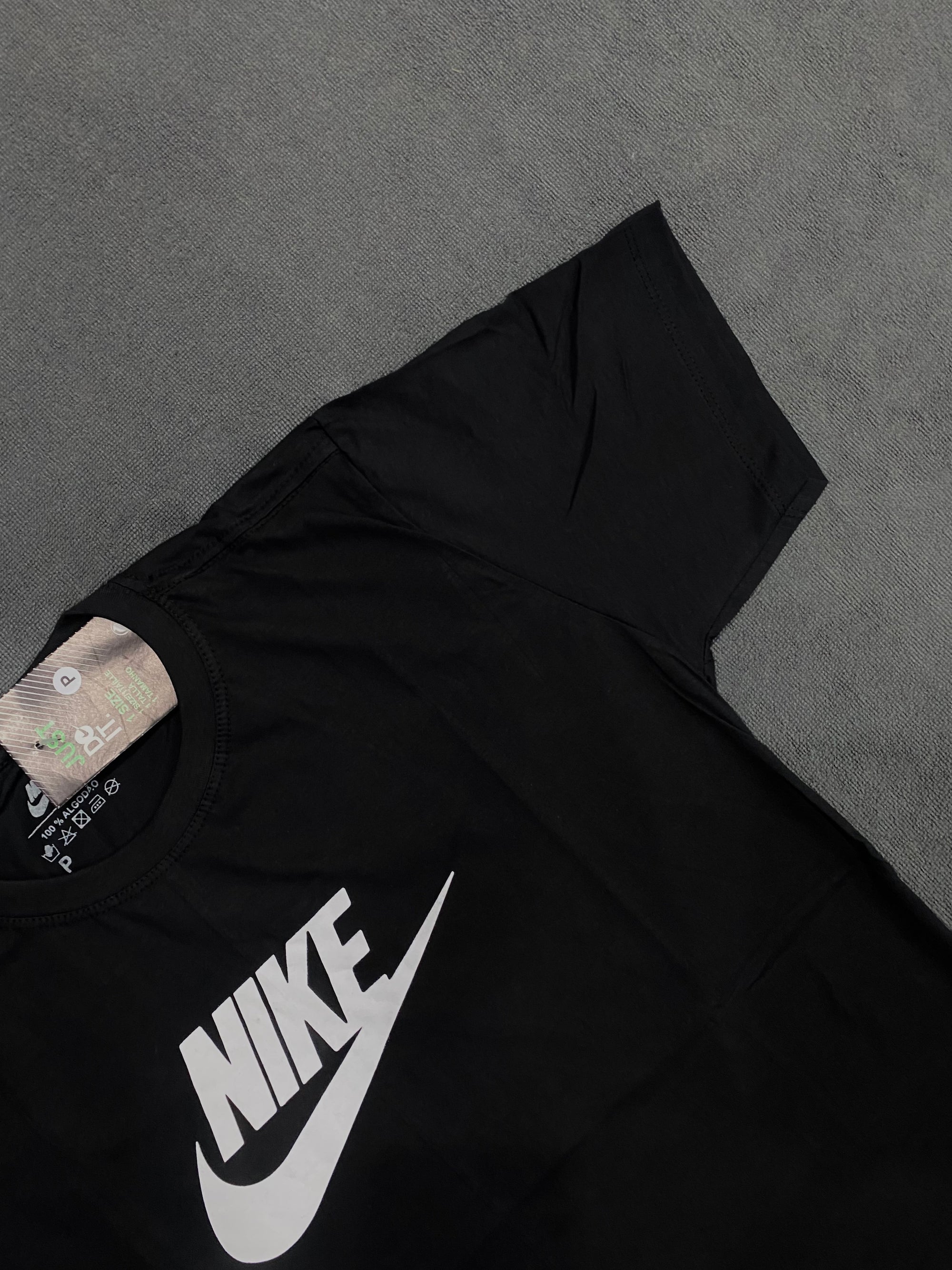 CAMISETA NK TWO LOGO - PRETA