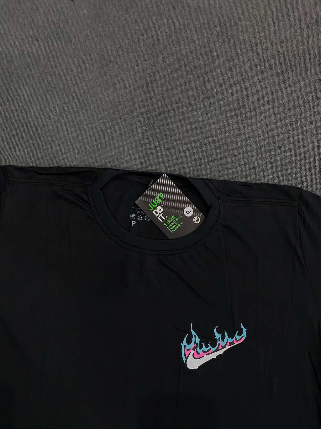 CAMISETA STUSSY MAX - PRETA