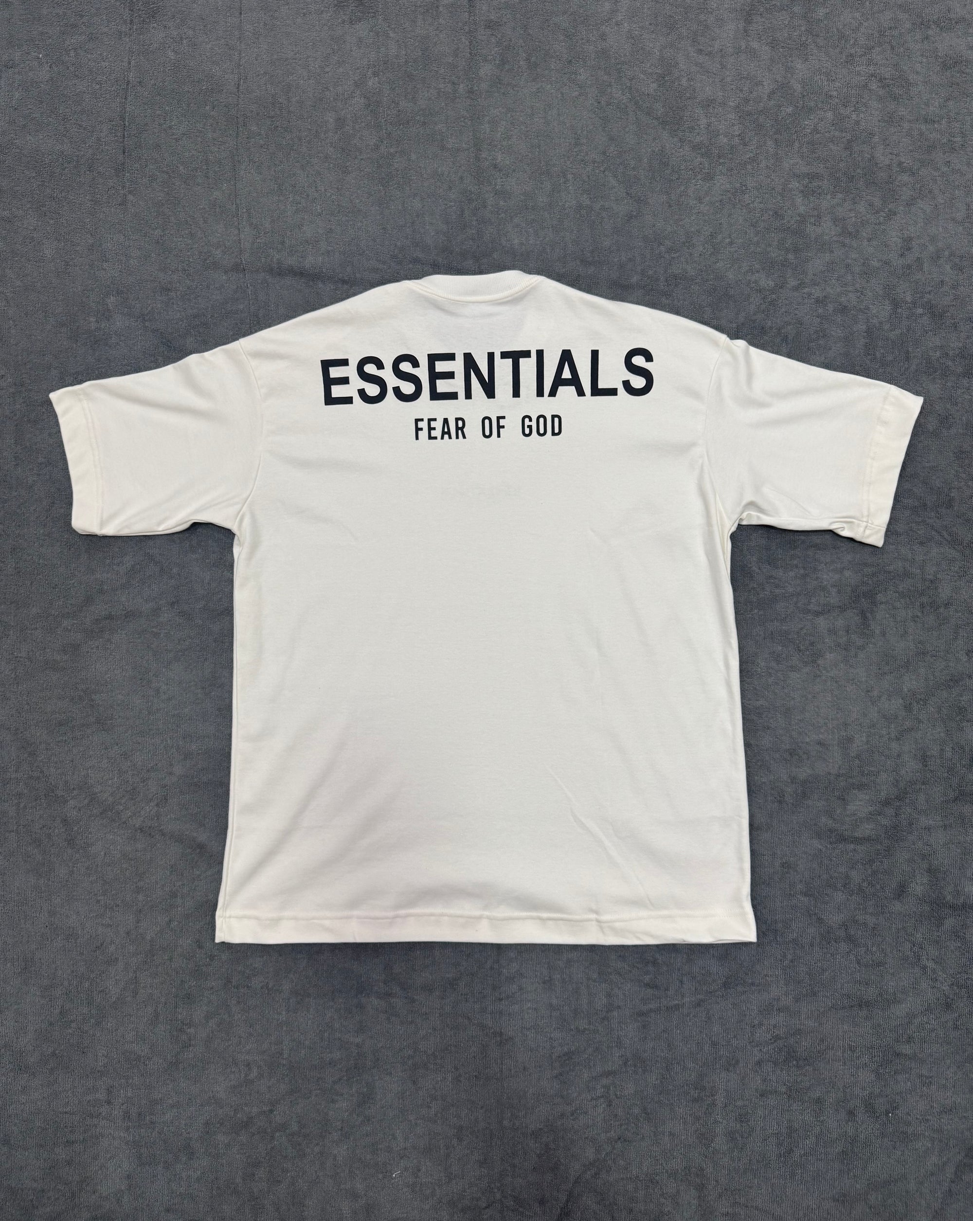 CAMISETA OVERSIZED ESSENTIALS - BRANCA