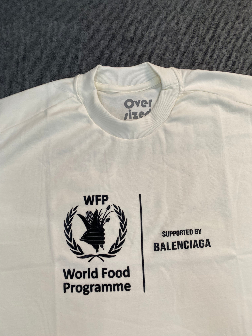 CAMISETA OVERSIZED BALENCIAGA - BRANCA