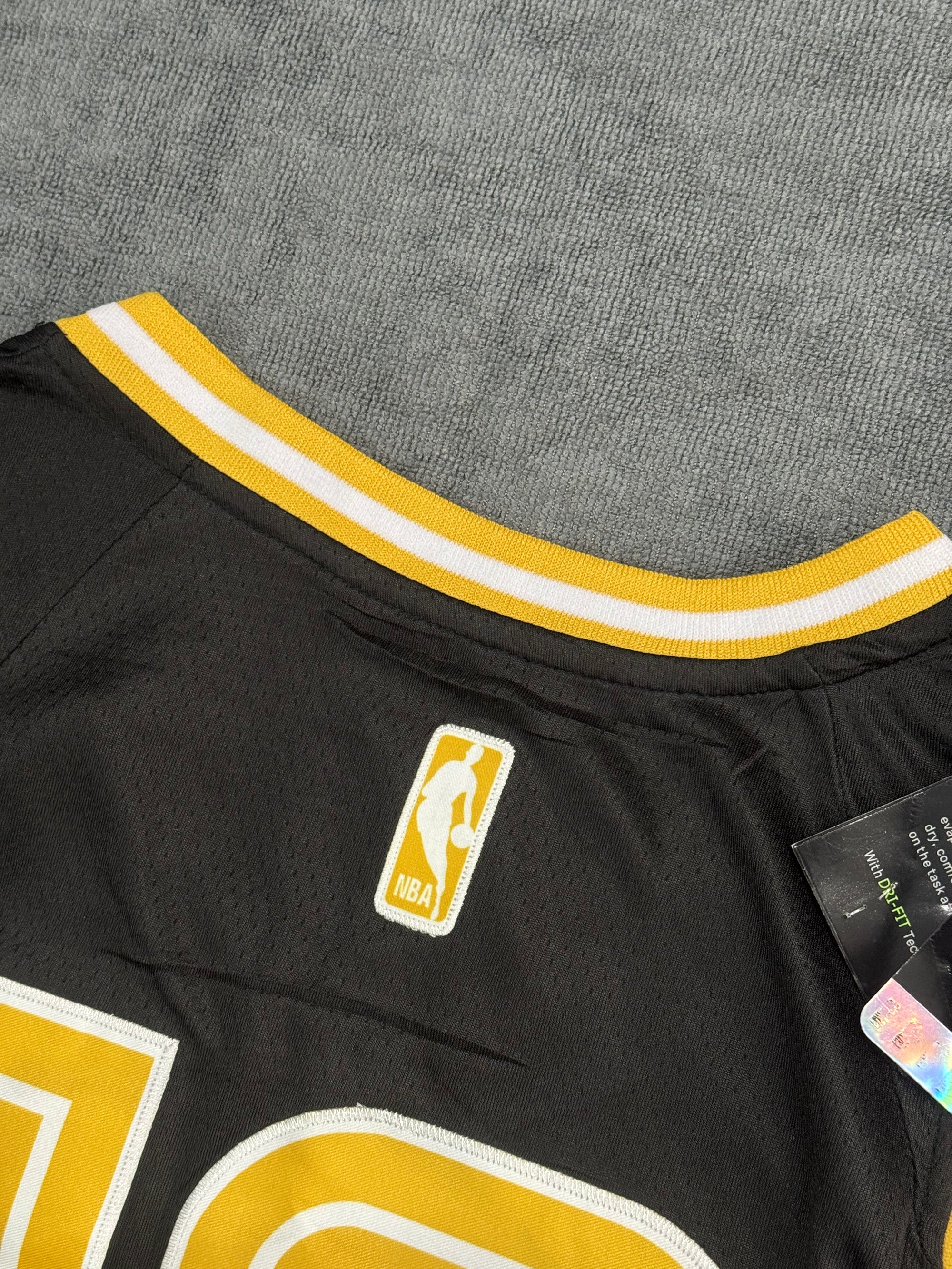 REGATA BASQUETE NK MEMPHIS - PRETA