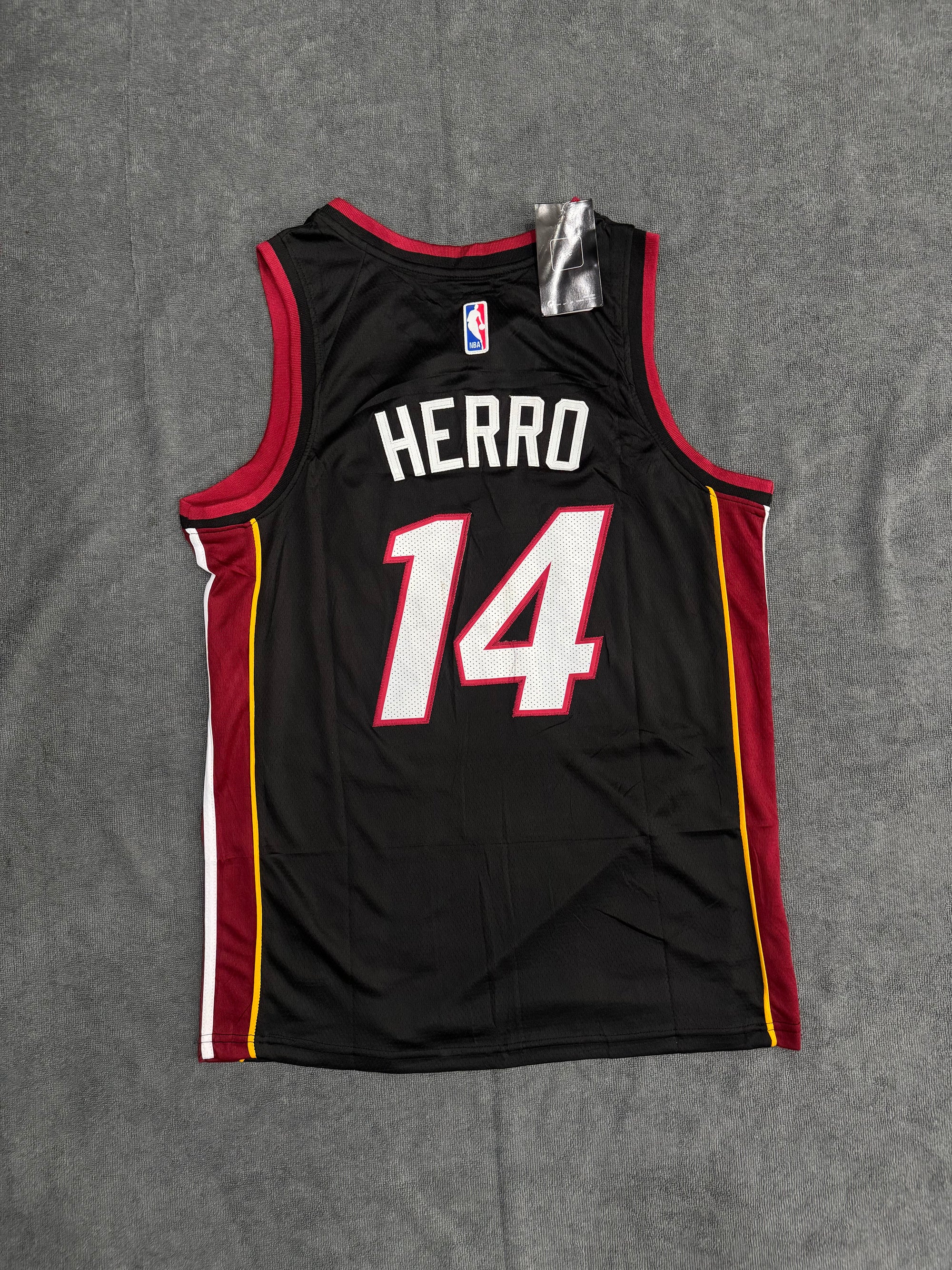 REGATA BASQUETE NK MIAMI - PRETA