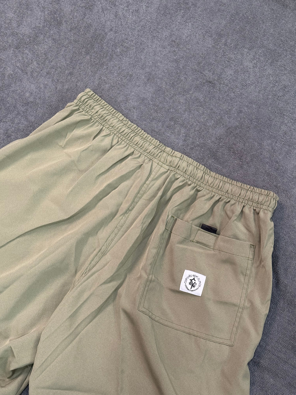 SHORT CHRONIC WORLD - BEGE