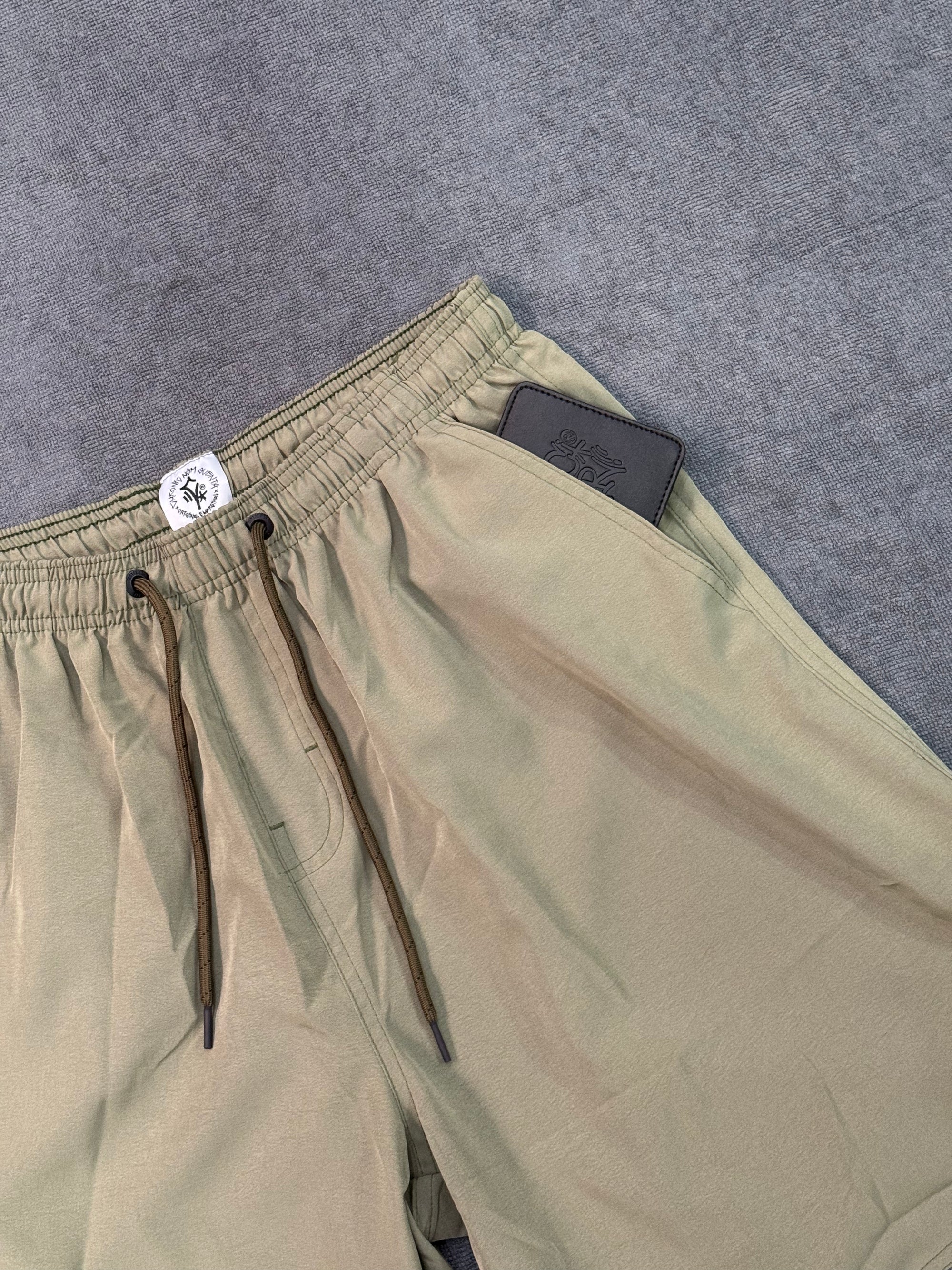 SHORT CHRONIC - BEGE